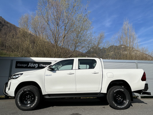 TOYOTA Hilux 2.8d Comf. DC 4x4-image-2