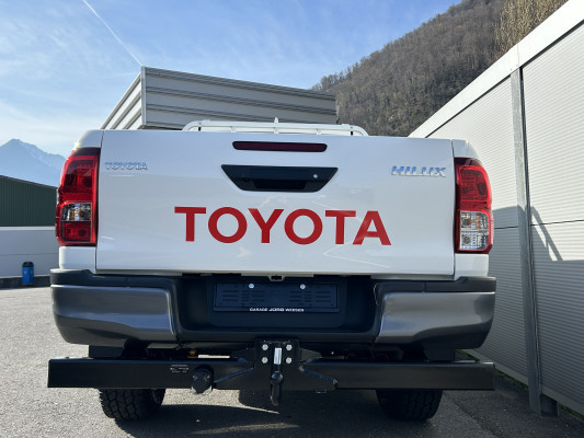 TOYOTA Hilux 2.8d Comf. DC 4x4-image-4
