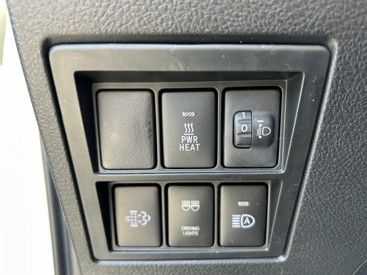 TOYOTA Hilux 2.8d Comf. DC 4x4-image-13
