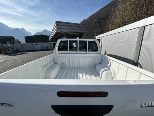 TOYOTA Hilux 2.8d Comf. DC 4x4-image-5