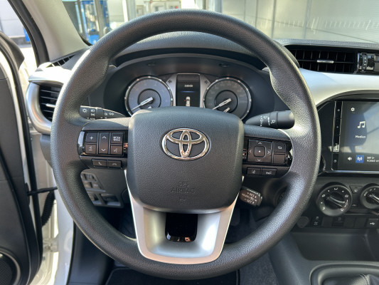 TOYOTA Hilux 2.8d Comf. DC 4x4-image-9