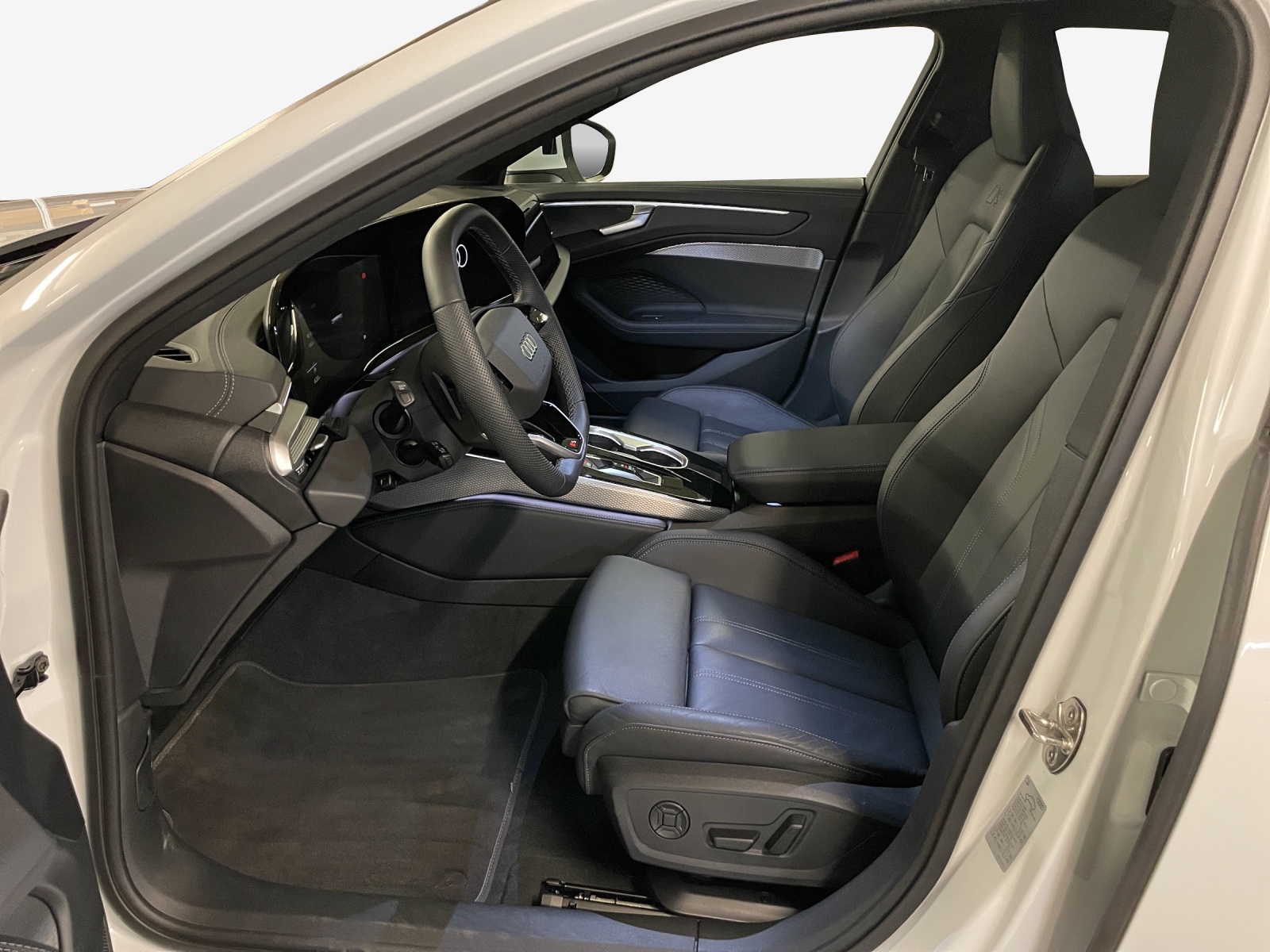AUDI A6 Avant TDI quattro 150 kW S tronic-image-7
