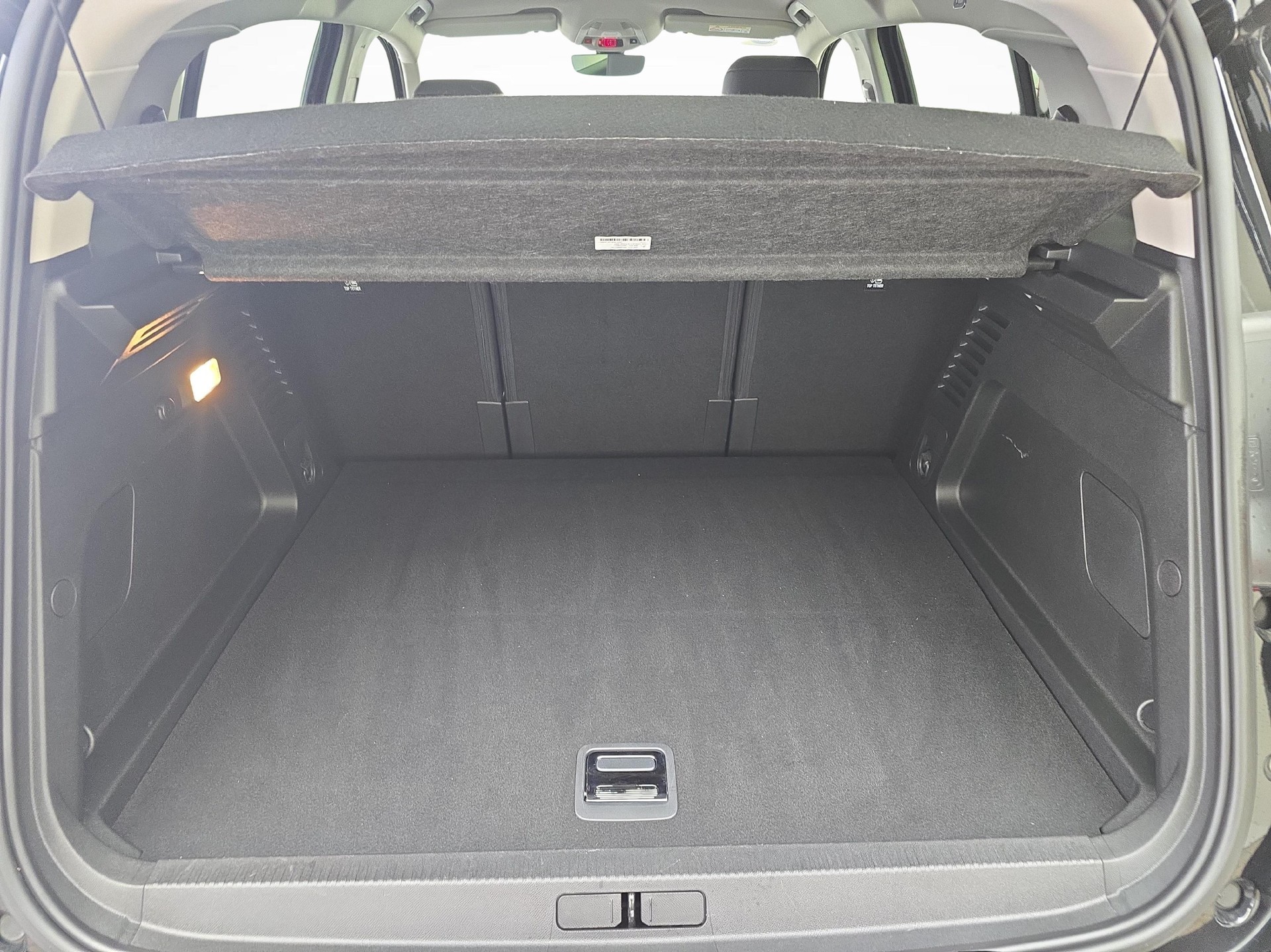 CITROEN C5 Aircross 1.6 Plug-in Hybrid Shine-image-11