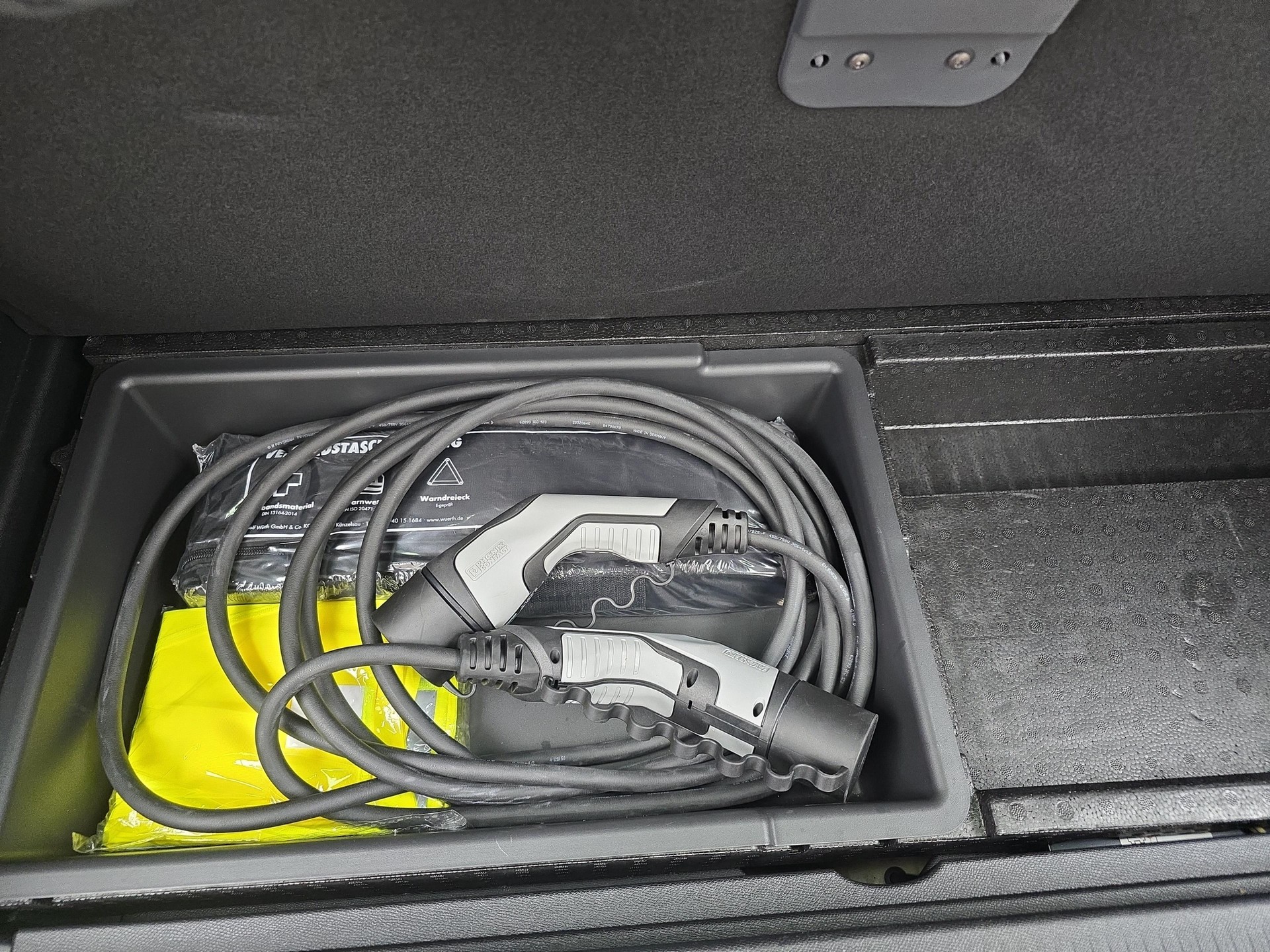 CITROEN C5 Aircross 1.6 Plug-in Hybrid Shine-image-18