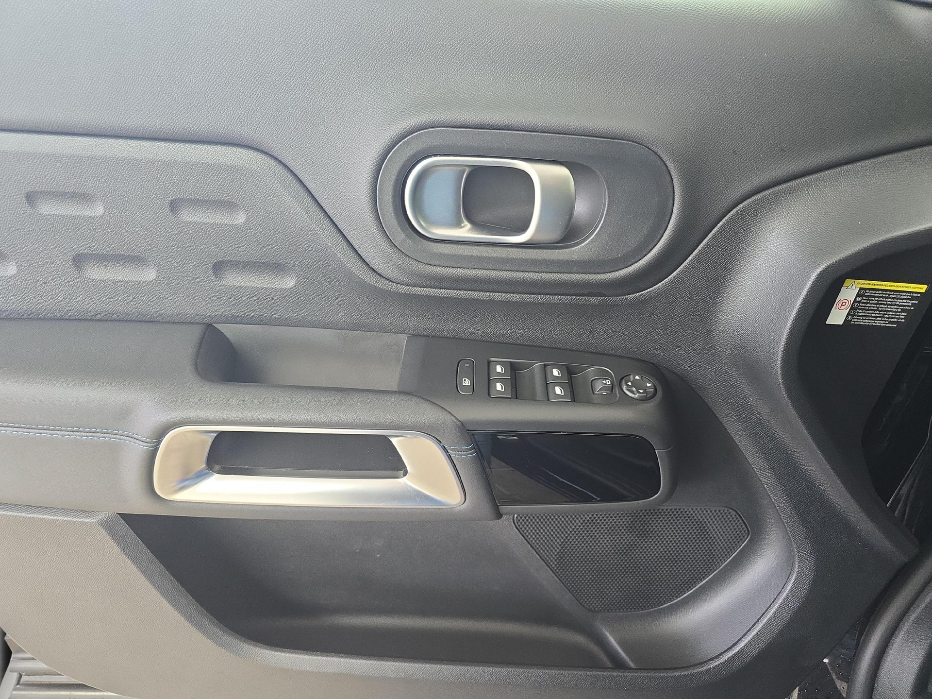 CITROEN C5 Aircross 1.6 Plug-in Hybrid Shine-image-17