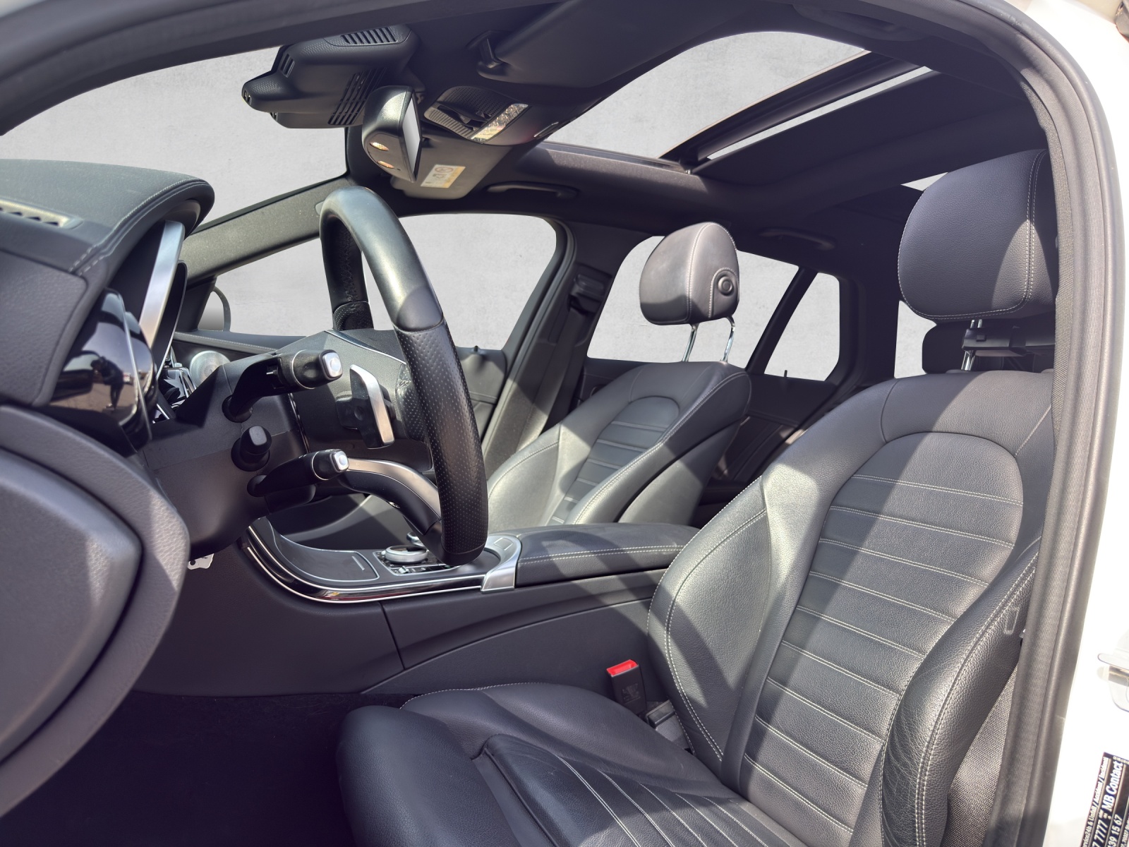 MERCEDES-BENZ C 400 AMG Line 4Matic 7G-Tronic-image-8