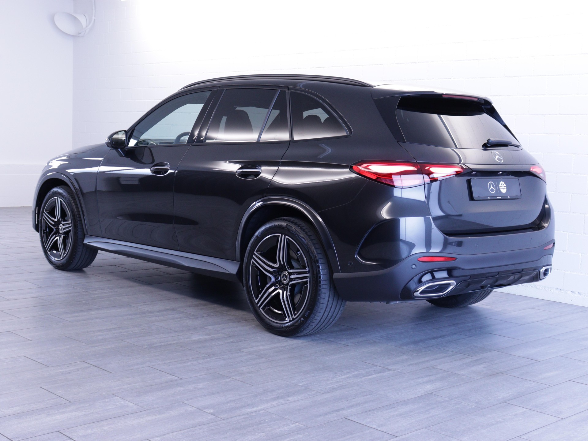 MERCEDES-BENZ GLC 220 d AMG Line 4matic-image-3
