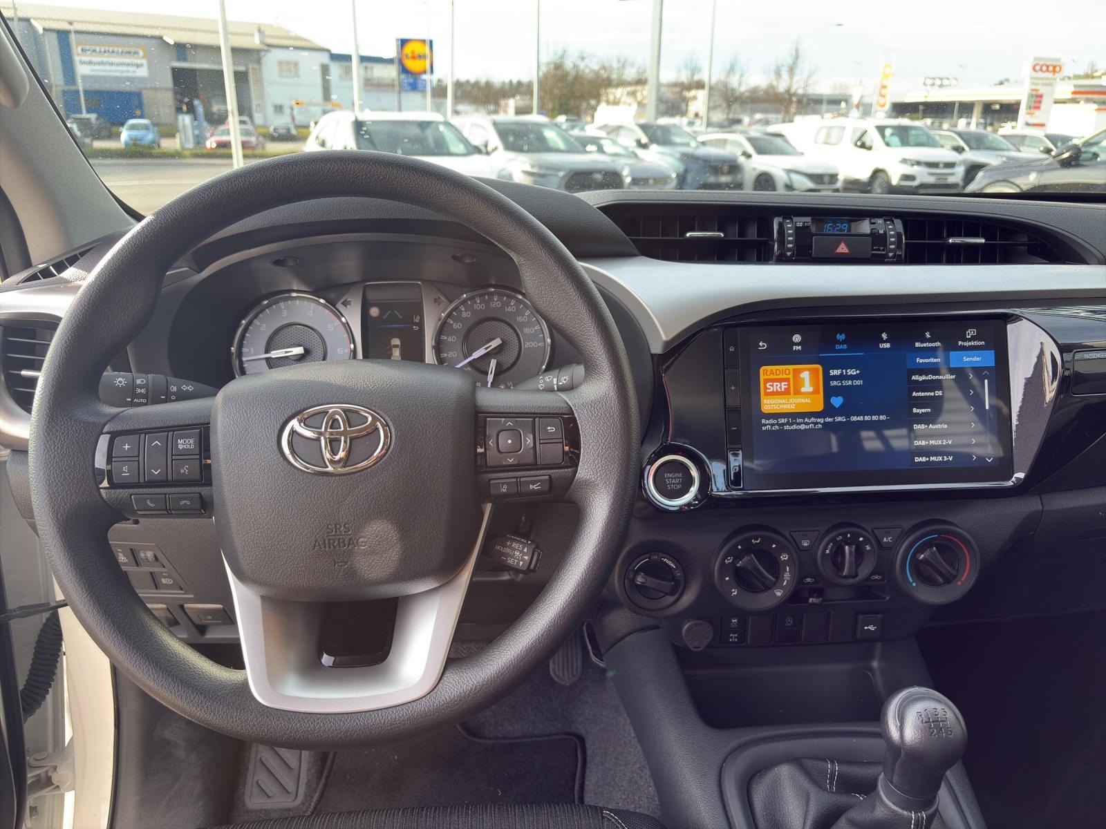 TOYOTA Hilux Double Cab.-Pick-up 2.8 D-4D 204 Comfort-image-11