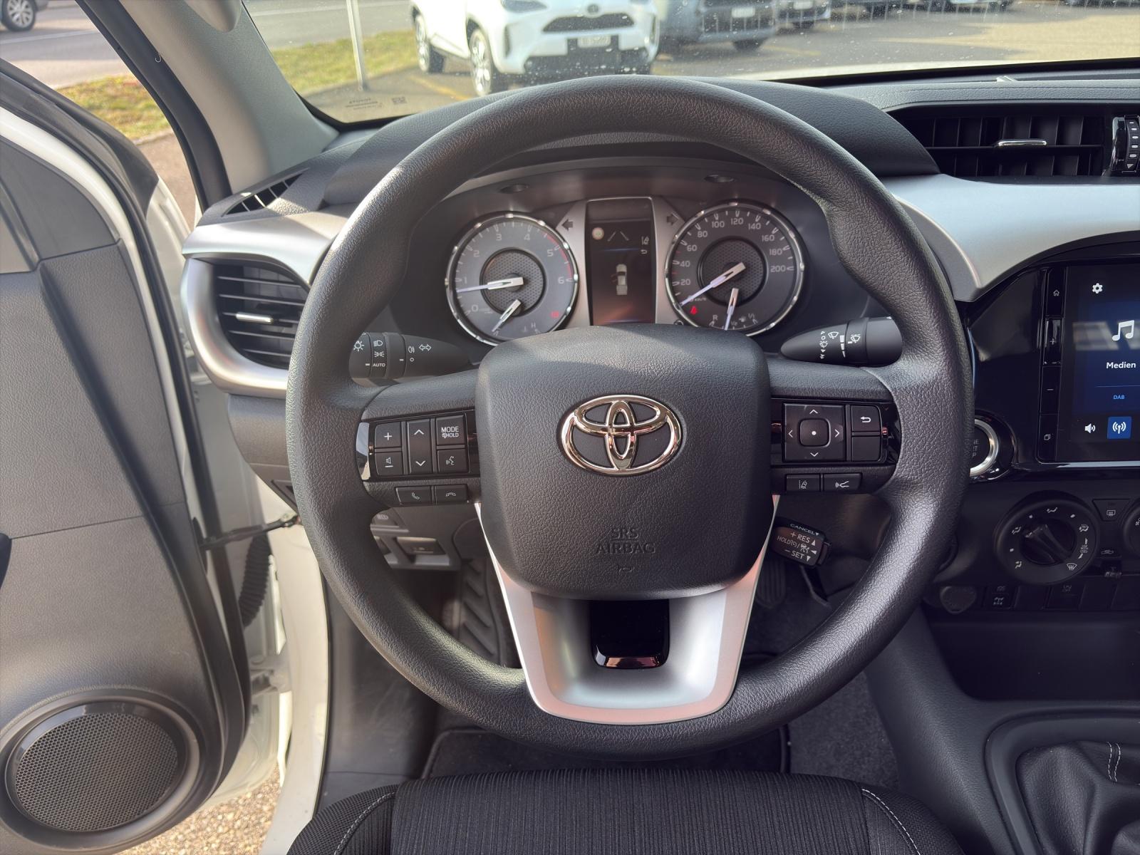 TOYOTA Hilux Double Cab.-Pick-up 2.8 D-4D 204 Comfort-image-10
