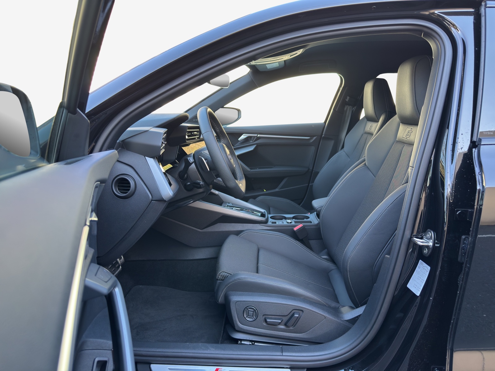 AUDI A3 Sportback TFSI e 200 kW S line S tronic-image-7