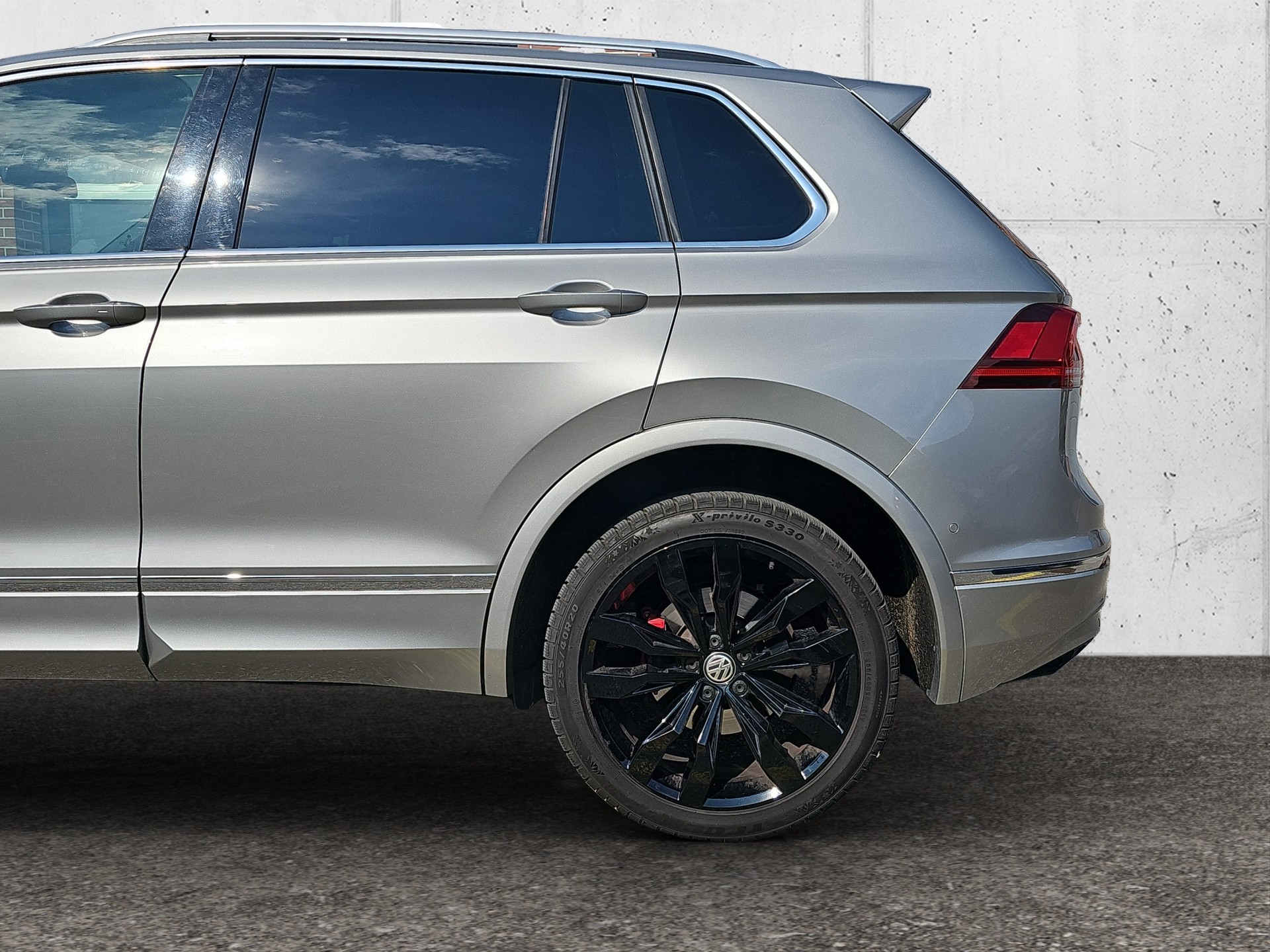 VW Tiguan 2.0 TDI SCR Highline 4Motion DSG-image-5