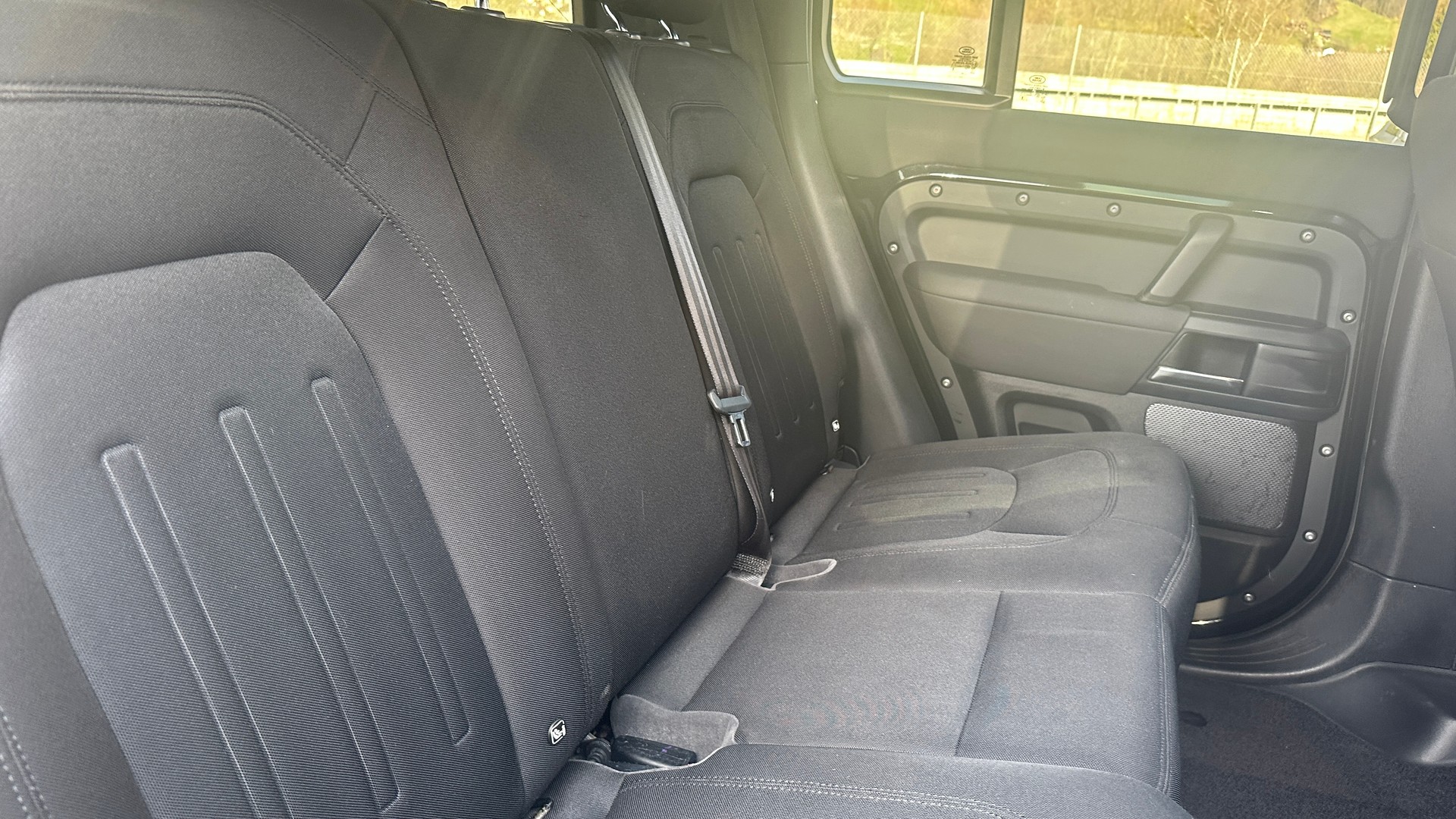 LAND ROVER Defender 110 D200 SD4 AT8-image-9