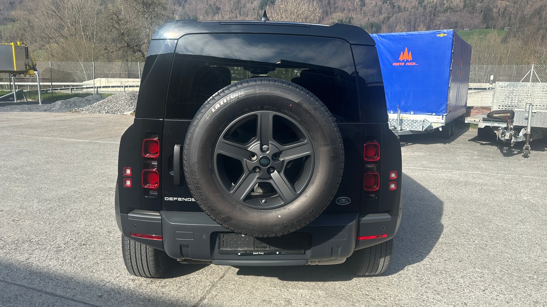 LAND ROVER Defender 110 D200 SD4 AT8-image-2