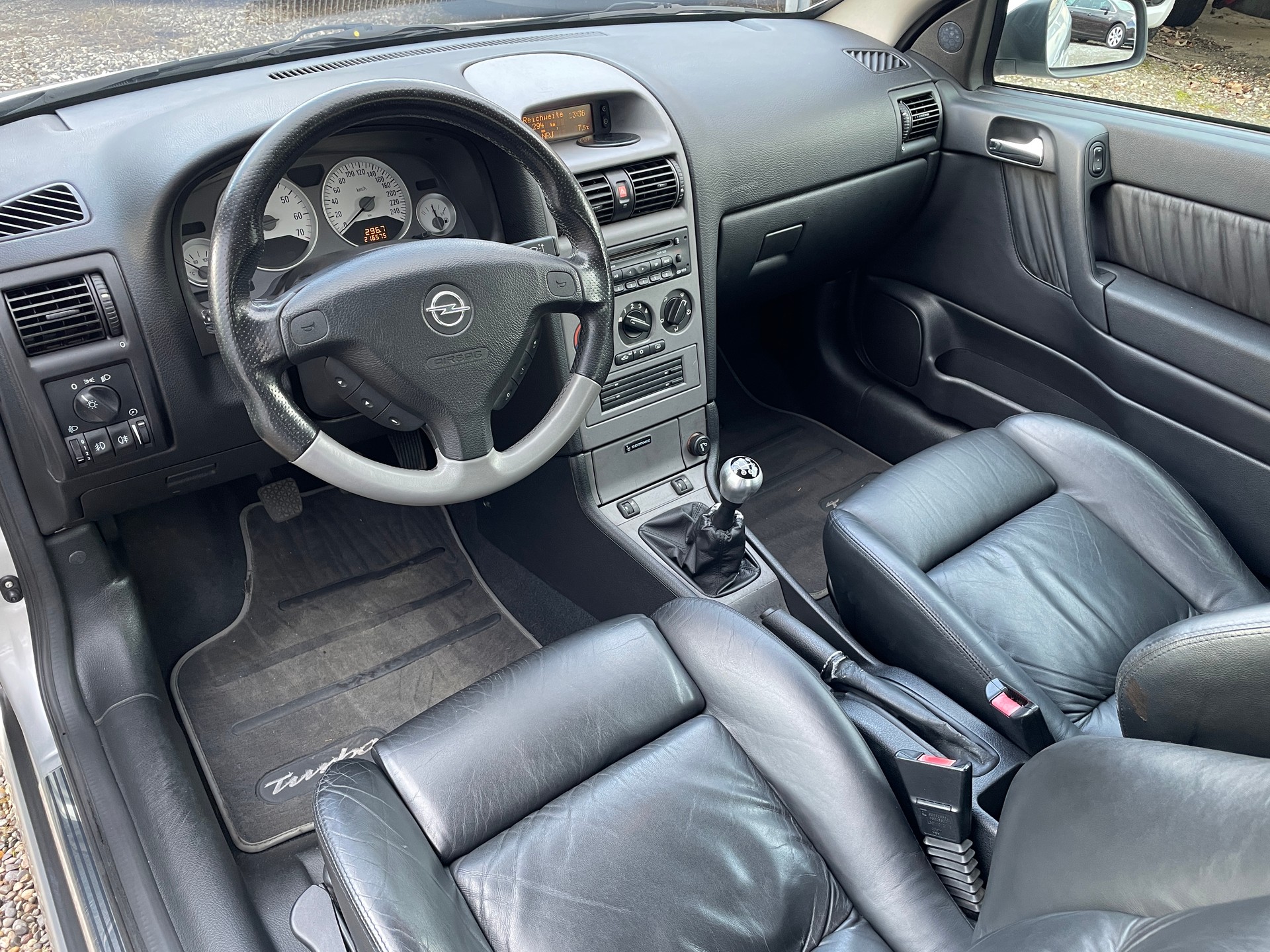 OPEL Astra Coupé 2.0i 16V Turbo-image-8
