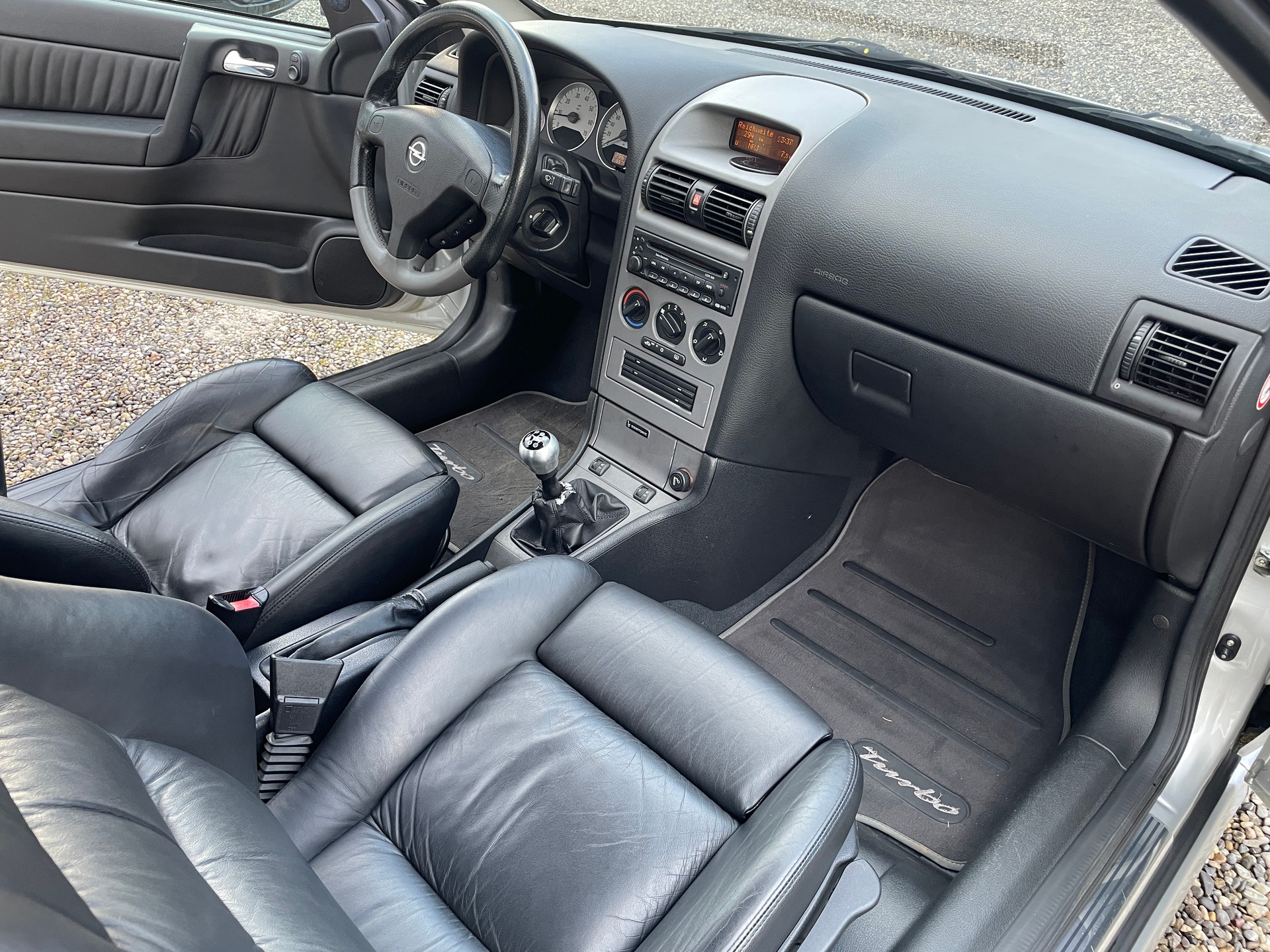 OPEL Astra Coupé 2.0i 16V Turbo-image-9