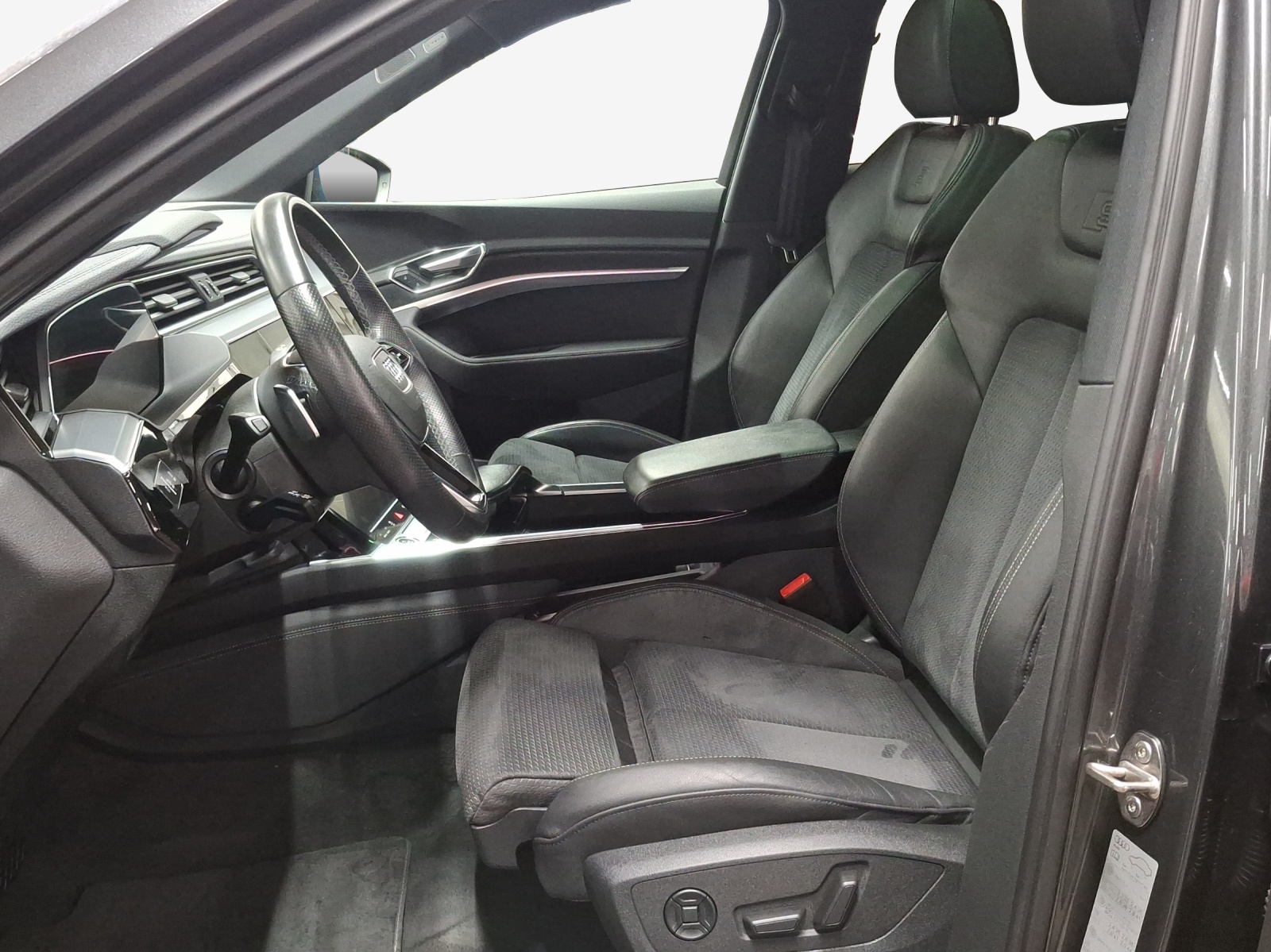 AUDI e-tron 55 Sportback S Line Black Edition quattro-image-8