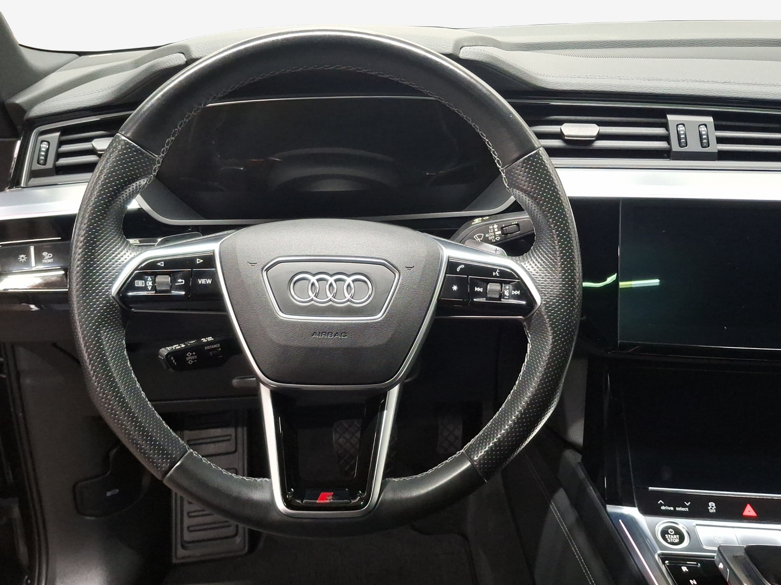 AUDI e-tron 55 Sportback S Line Black Edition quattro-image-10