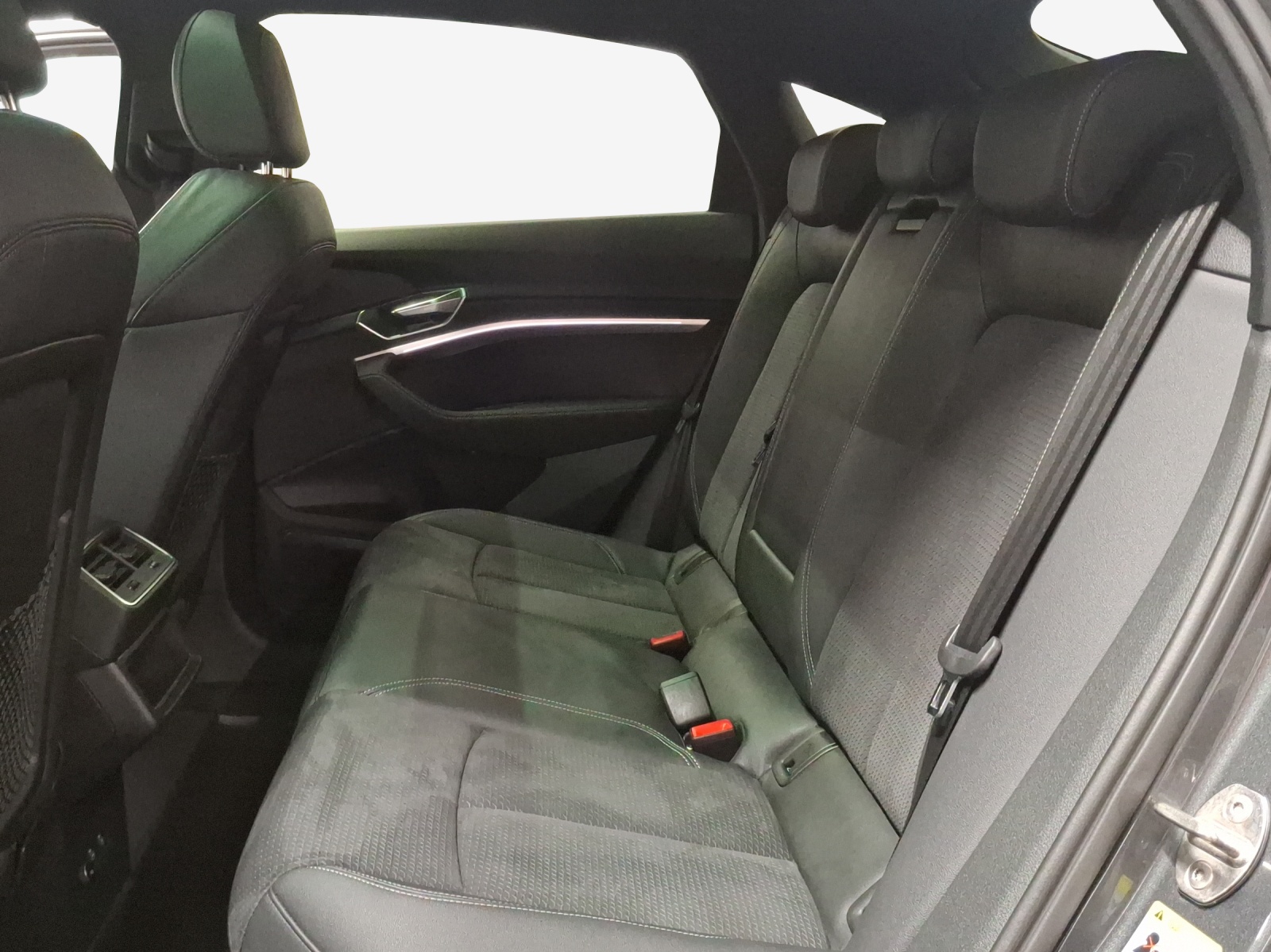 AUDI e-tron 55 Sportback S Line Black Edition quattro-image-12
