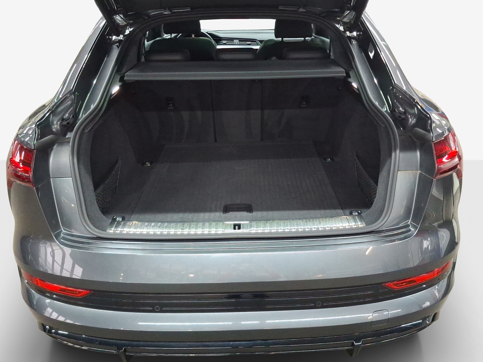 AUDI e-tron 55 Sportback S Line Black Edition quattro-image-13