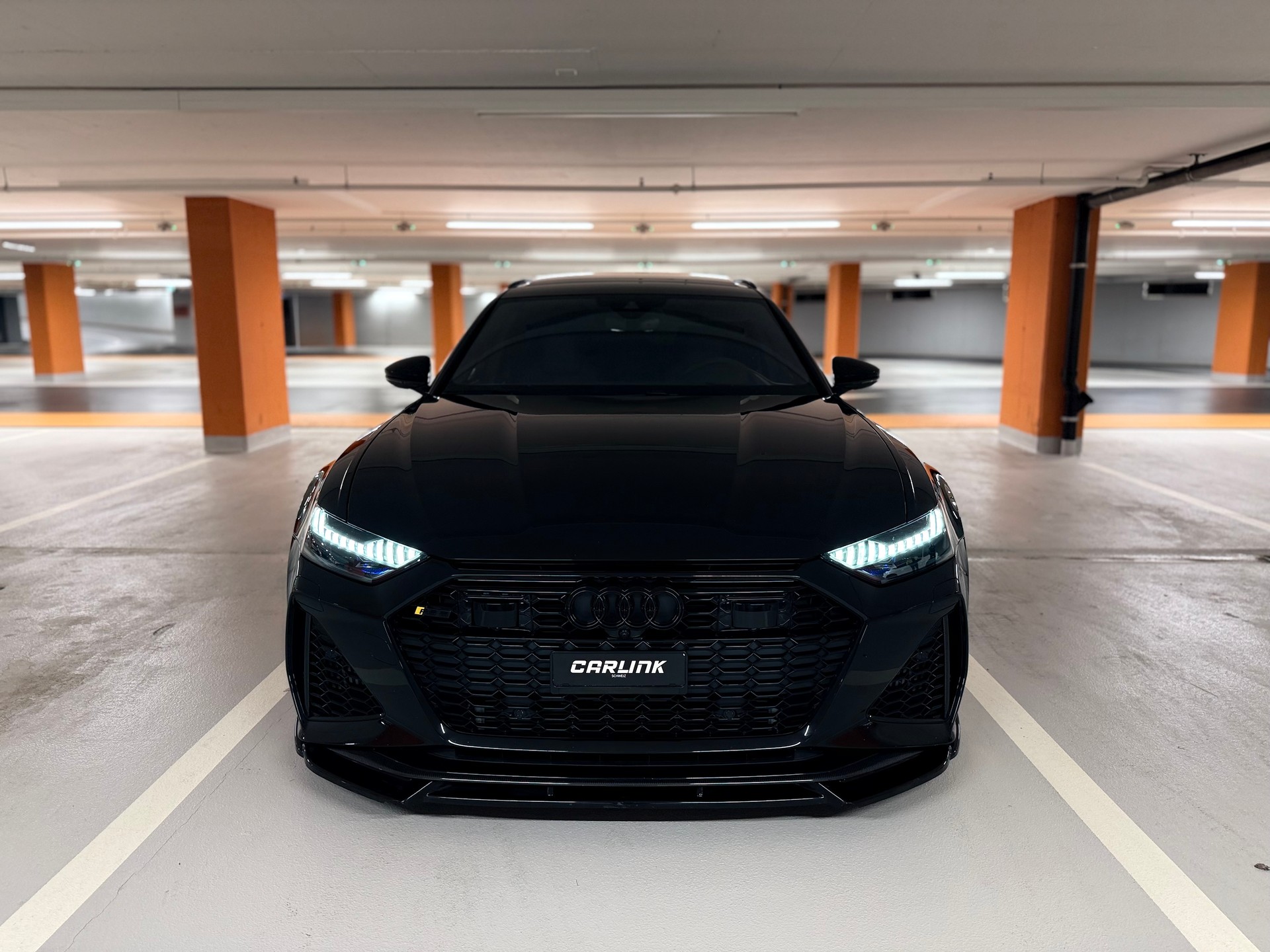 AUDI RS6 Avant 4.0 TFSI V8 quattro-showroom-element-1