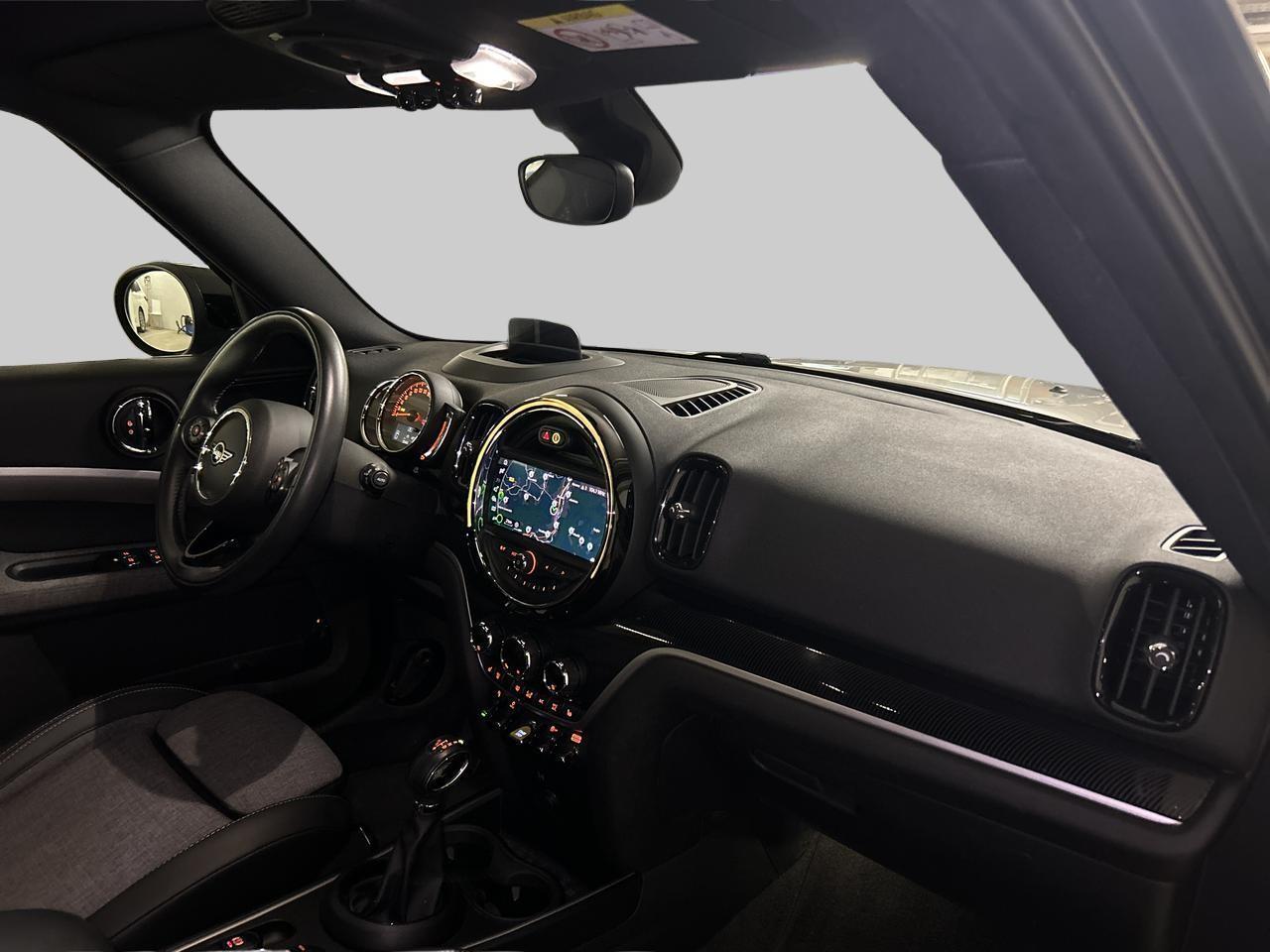 MINI Countryman F60 1.5i Cooper SE ALL4-image-13