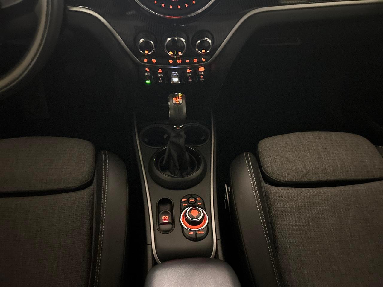 MINI Countryman F60 1.5i Cooper SE ALL4-image-21