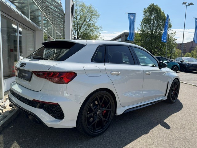AUDI RS3 Sportback 2.5 TSI quattro S-tronic-image-2