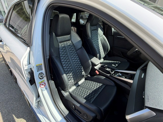 AUDI RS3 Sportback 2.5 TSI quattro S-tronic-image-4