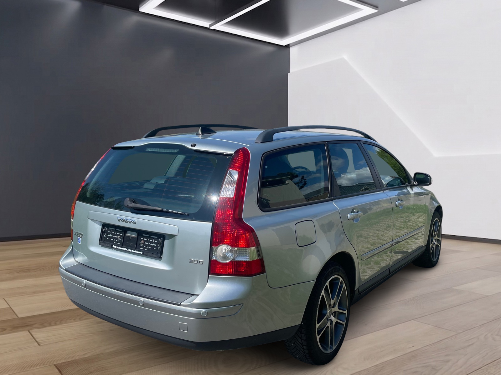 VOLVO V50 2.0D Kinetic-image-4
