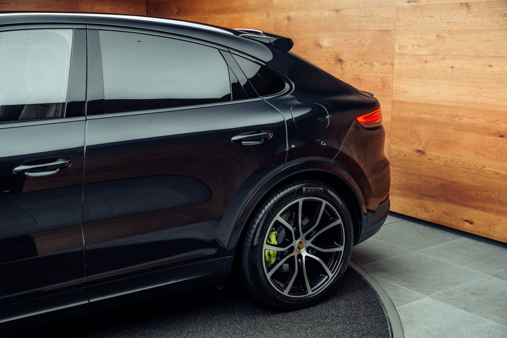PORSCHE Cayenne Coupé E-Hybrid-image-18