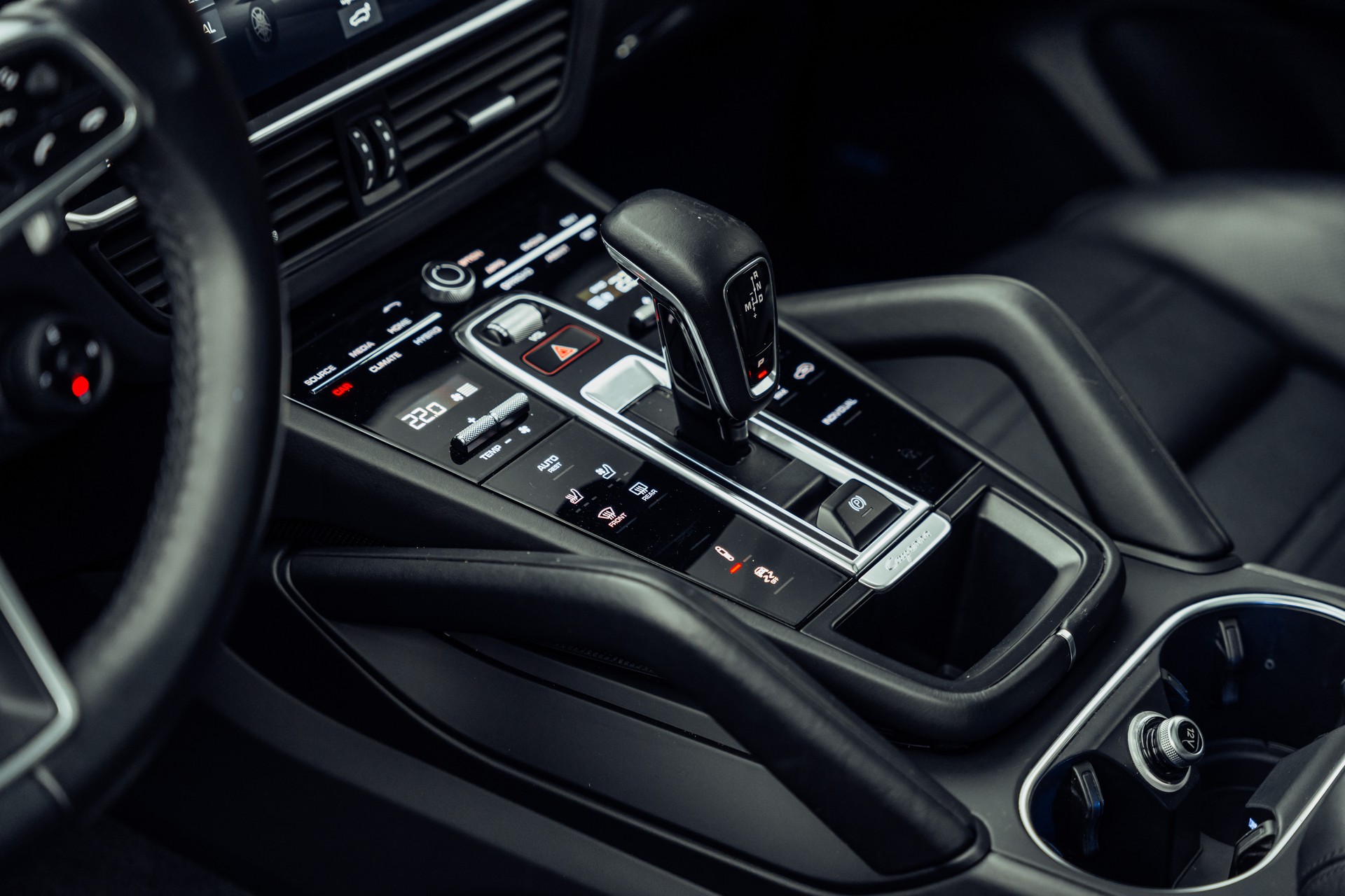 PORSCHE Cayenne Coupé E-Hybrid-image-11