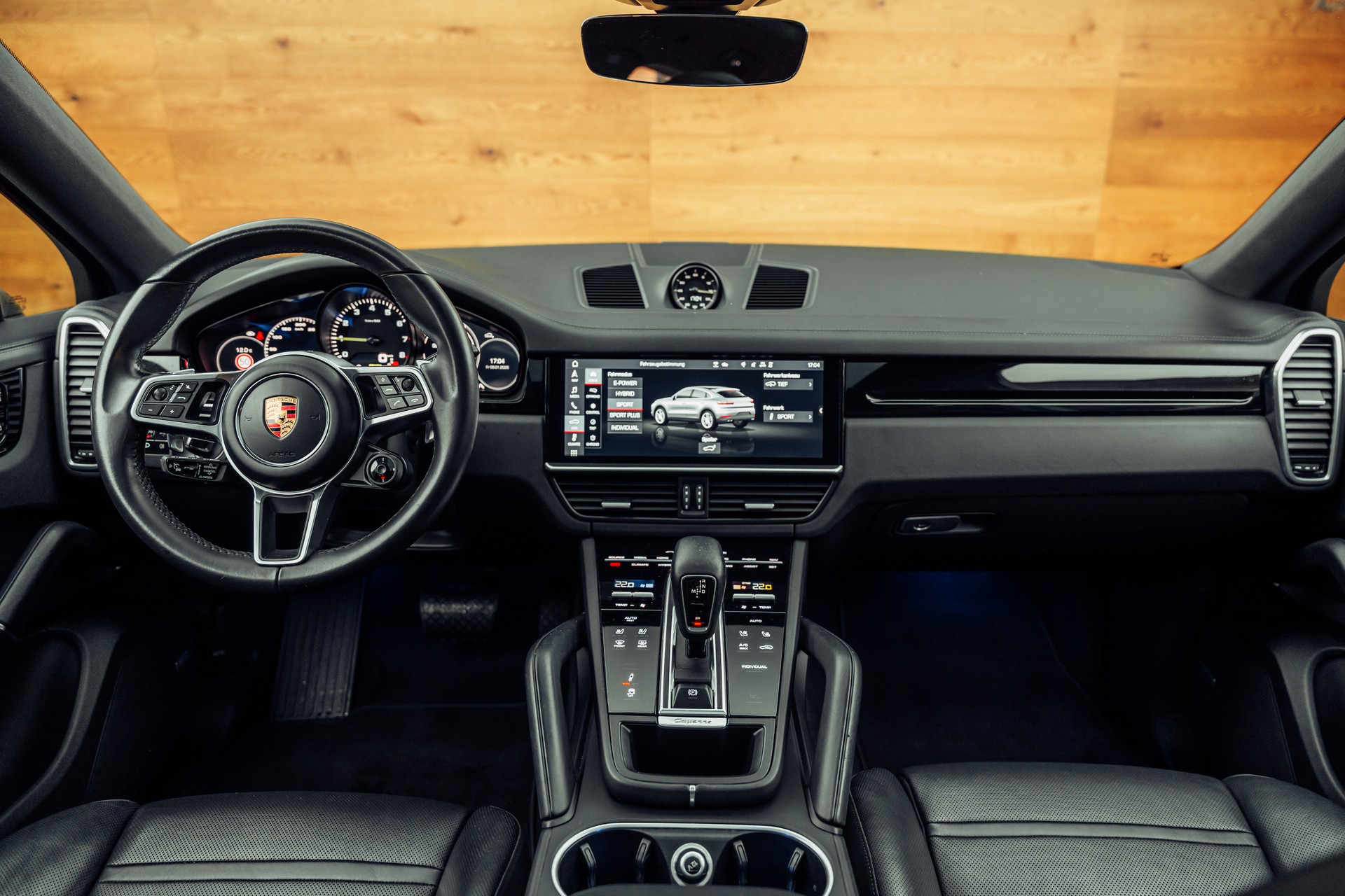 PORSCHE Cayenne Coupé E-Hybrid-image-4