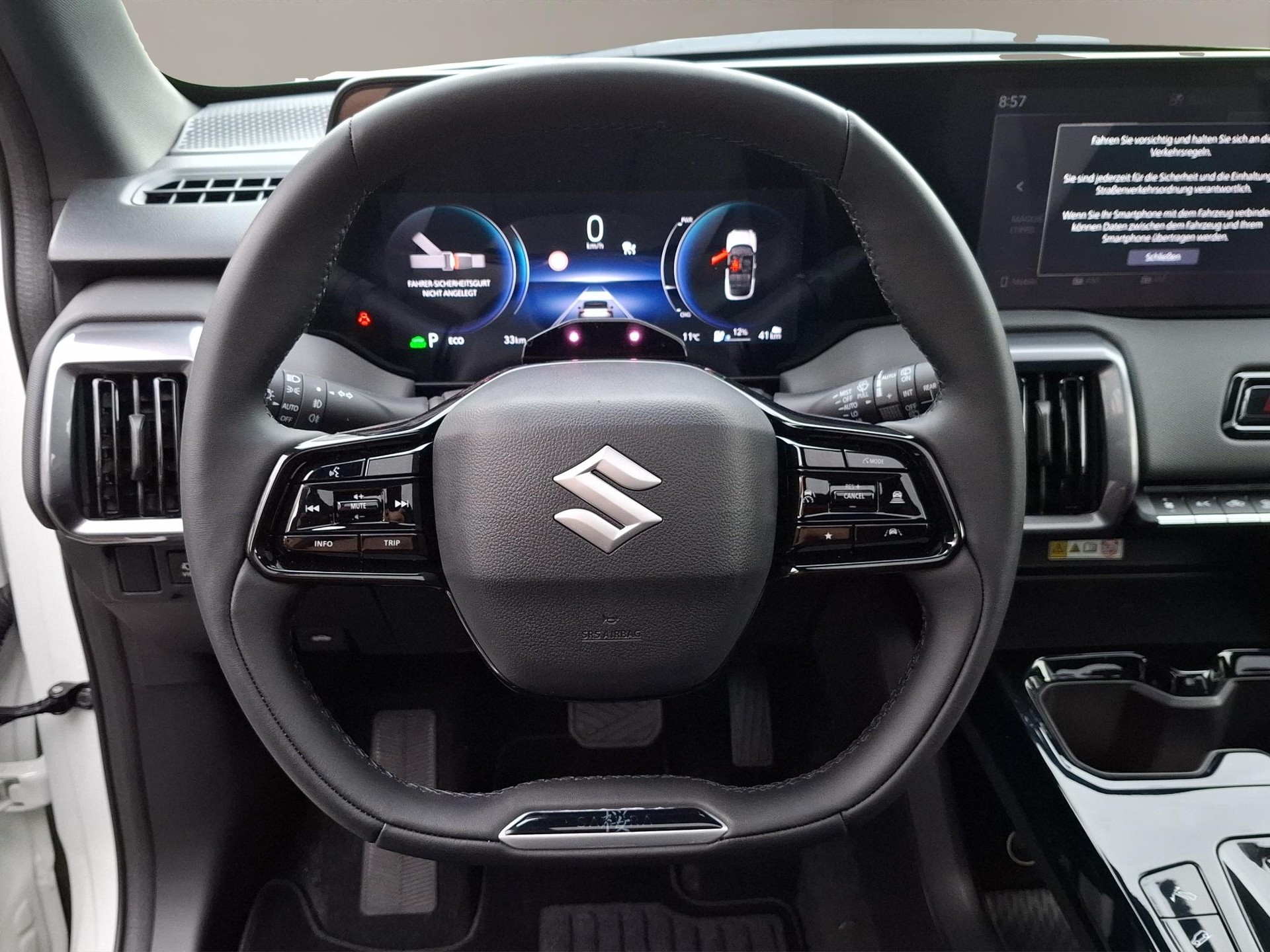 SUZUKI e Vitara Sakura Top 4x4-image-6