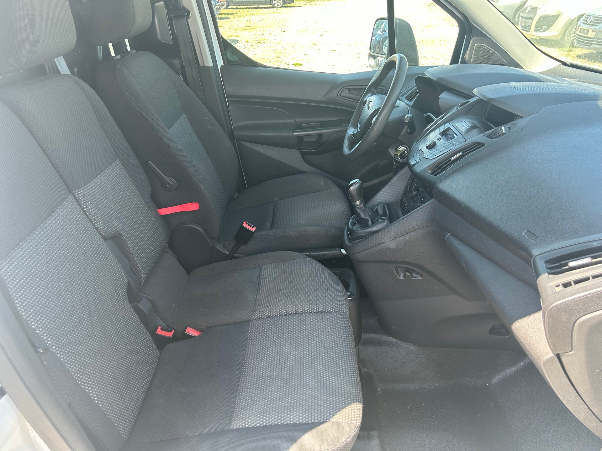 FORD Transit Connect Van T220 1.6 TDCi Ambiente-image-9