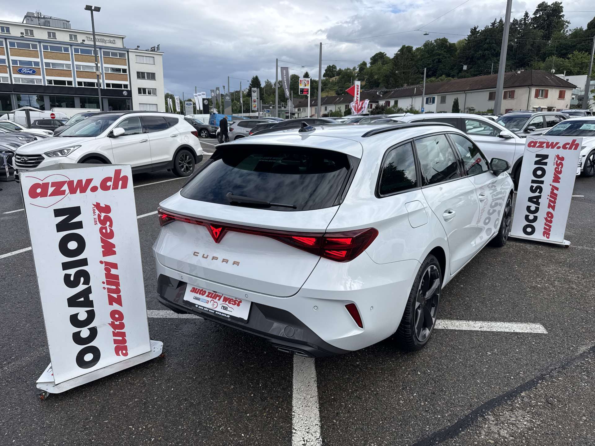 CUPRA LEON ST 1.5 eTSI DSG-Automat-image-2