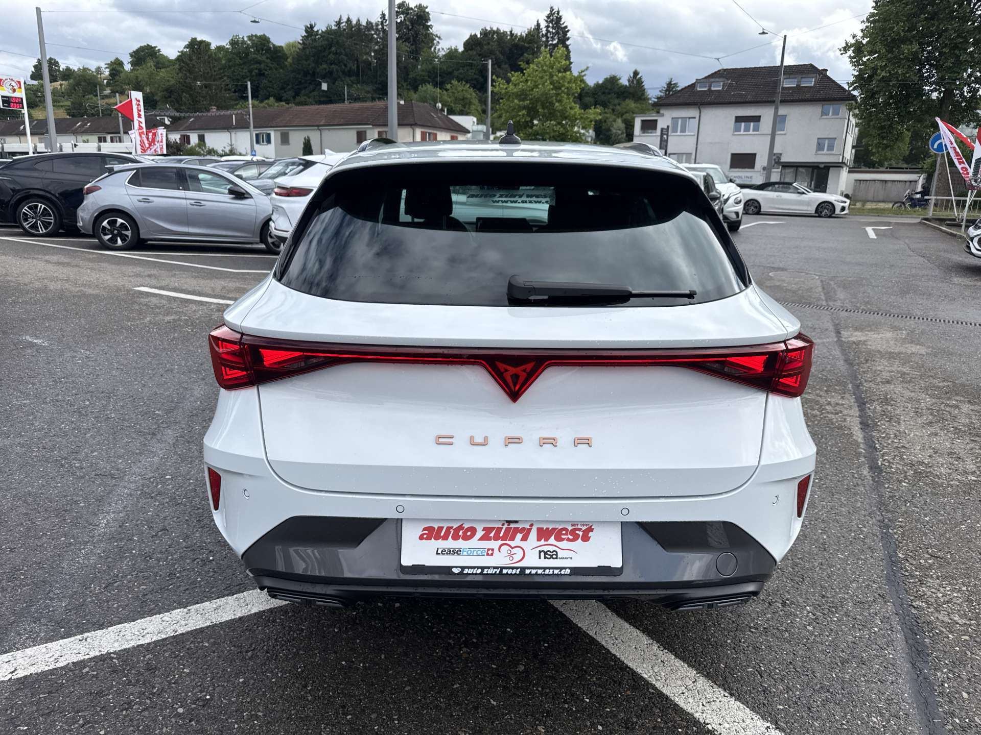 CUPRA LEON ST 1.5 eTSI DSG-Automat-image-14
