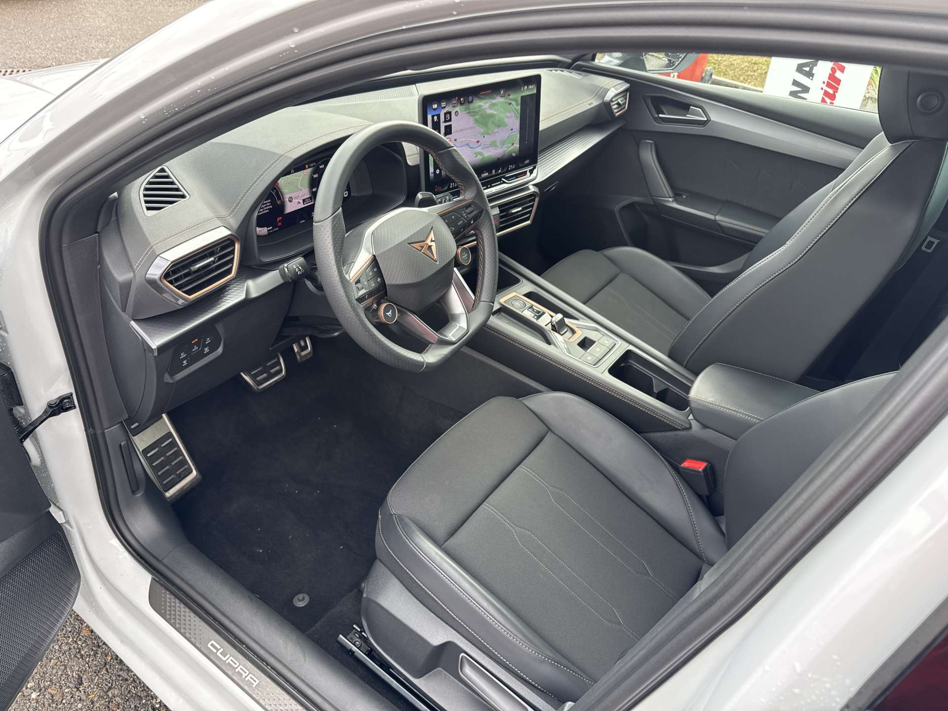 CUPRA LEON ST 1.5 eTSI DSG-Automat-image-5