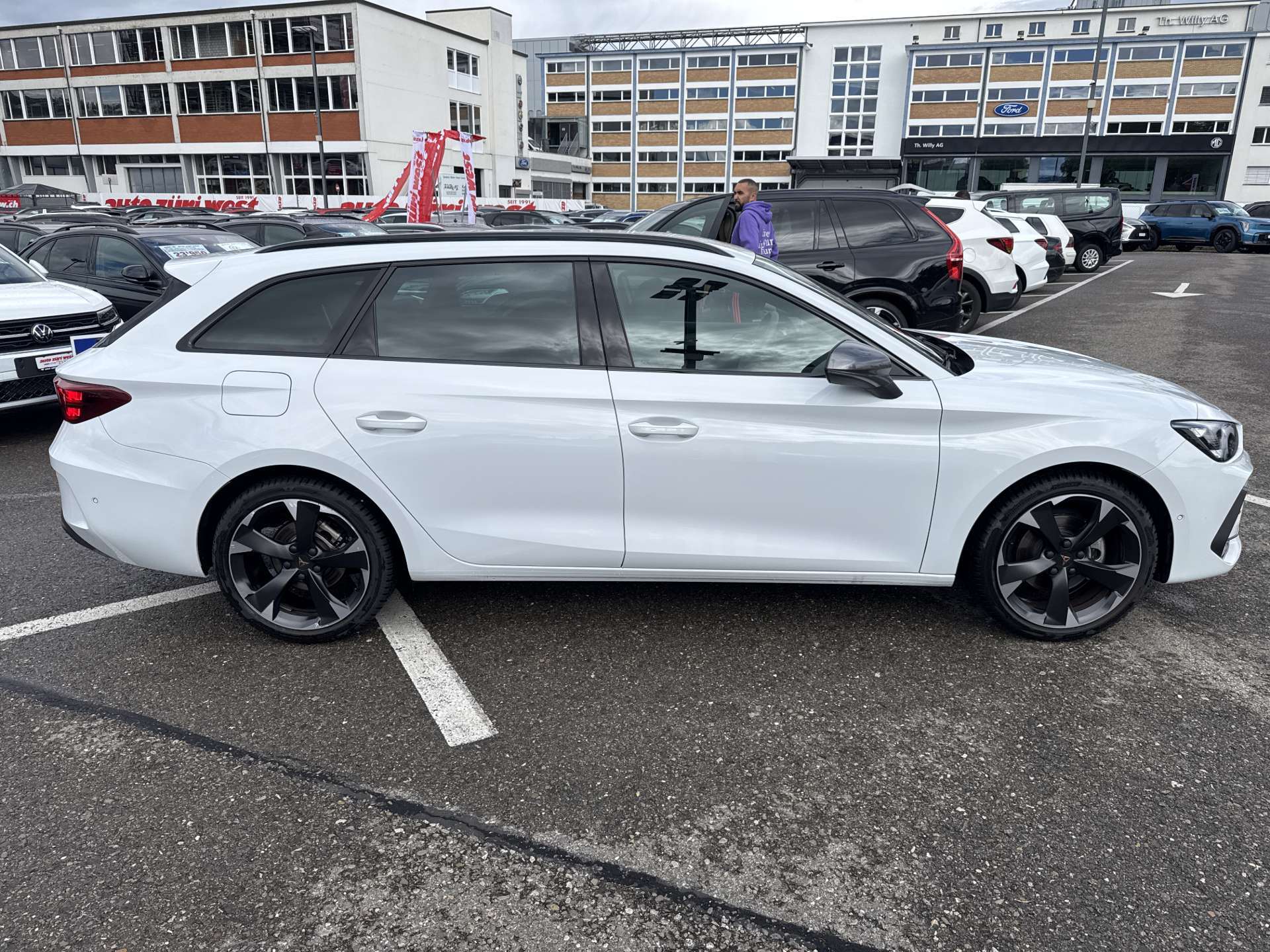 CUPRA LEON ST 1.5 eTSI DSG-Automat-image-10