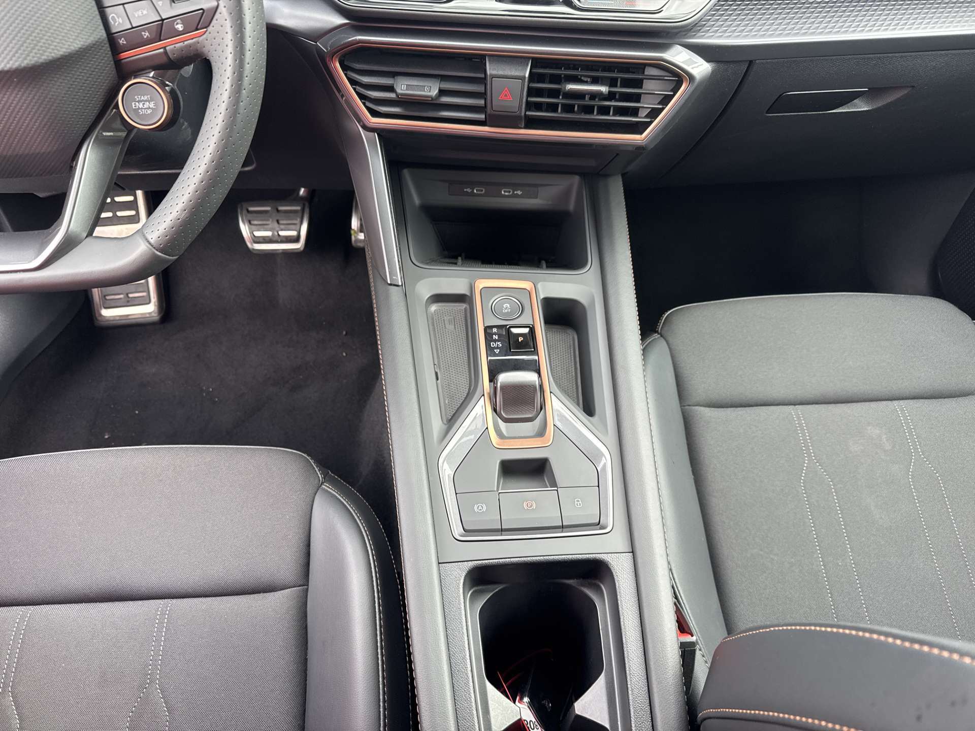 CUPRA LEON ST 1.5 eTSI DSG-Automat-image-11