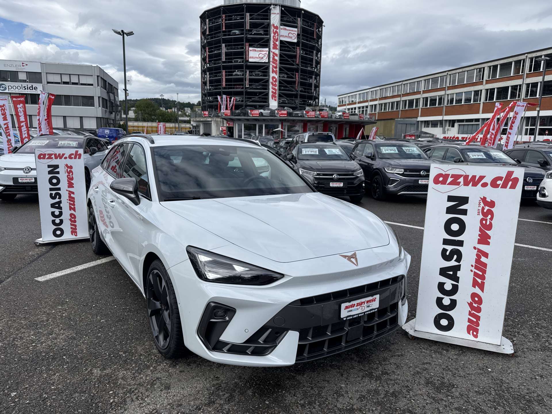 CUPRA LEON ST 1.5 eTSI DSG-Automat-image-0