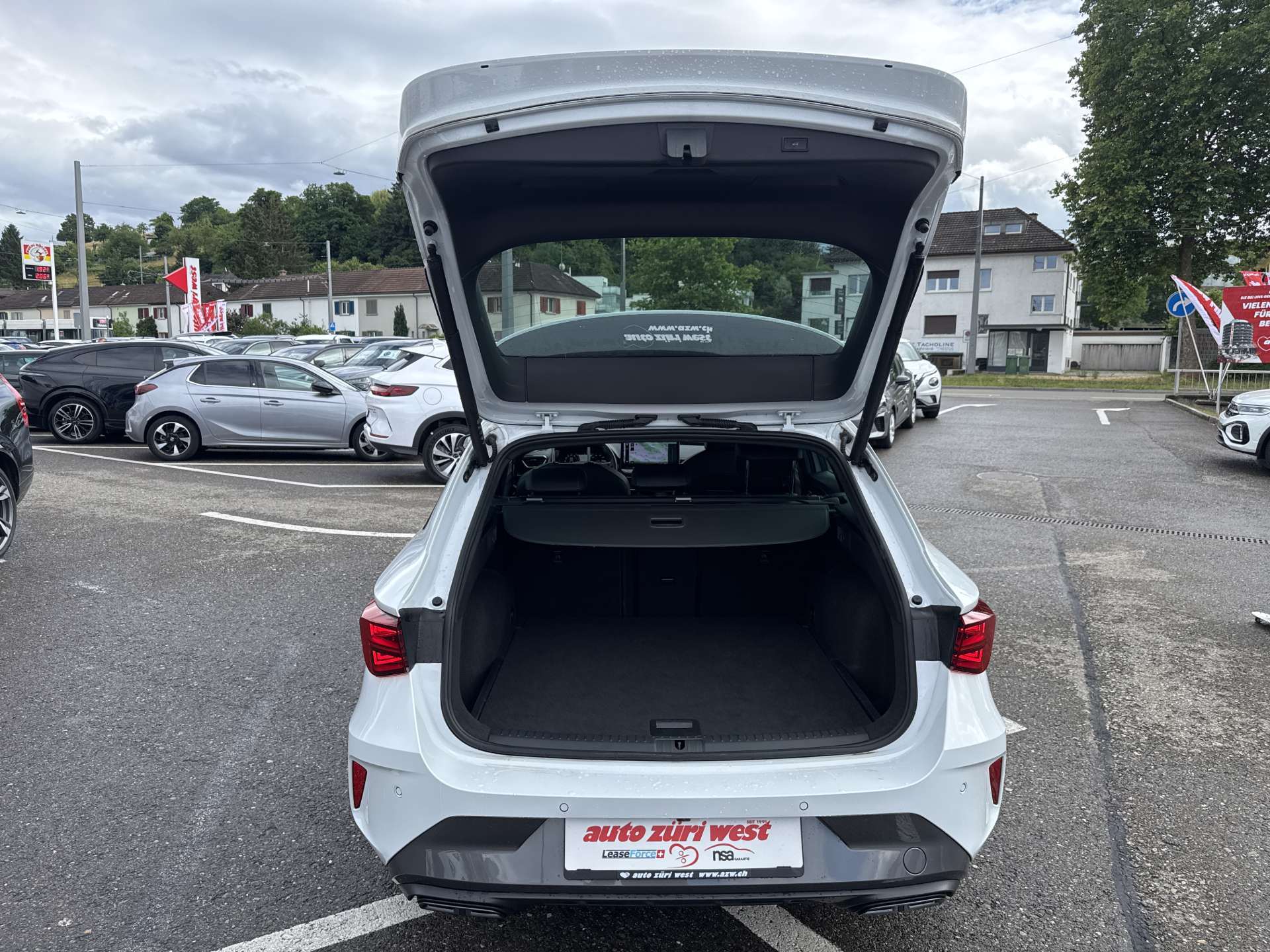 CUPRA LEON ST 1.5 eTSI DSG-Automat-image-7