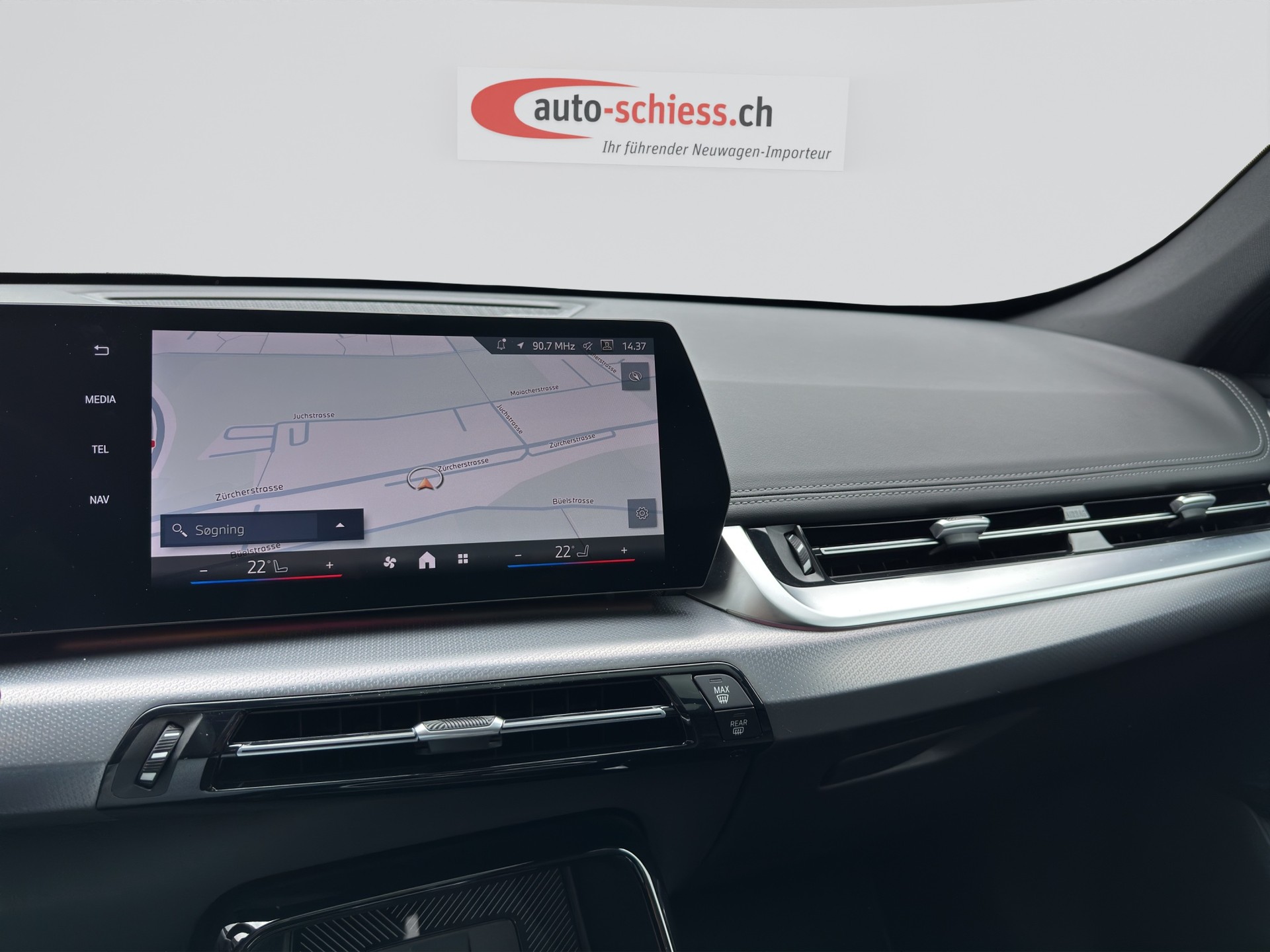 BMW X1 sDrive 18i M Sport Pro-image-11