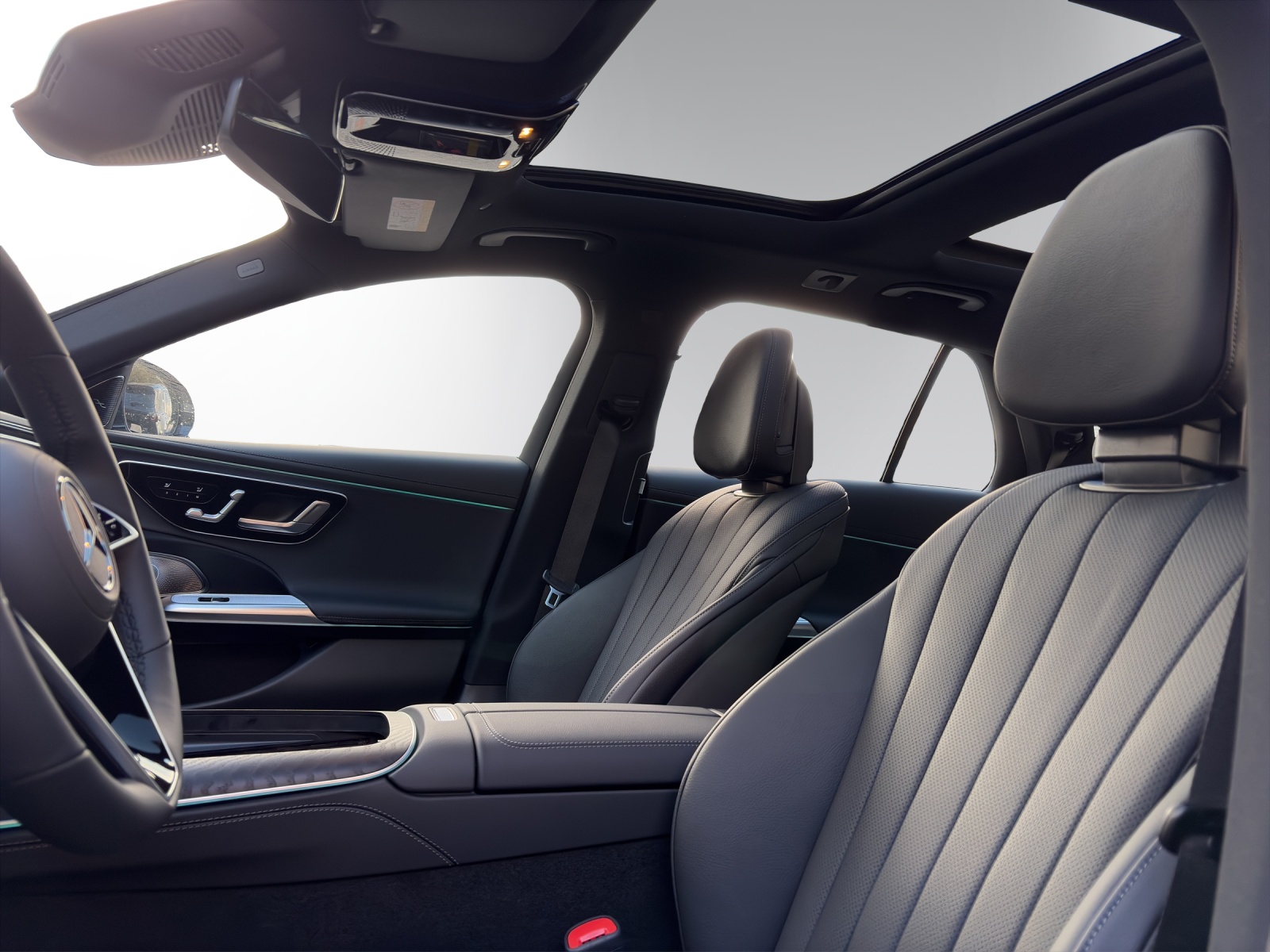 MERCEDES-BENZ E 300 de T 4Matic EQ Hybrid 9G-Tronic-image-8