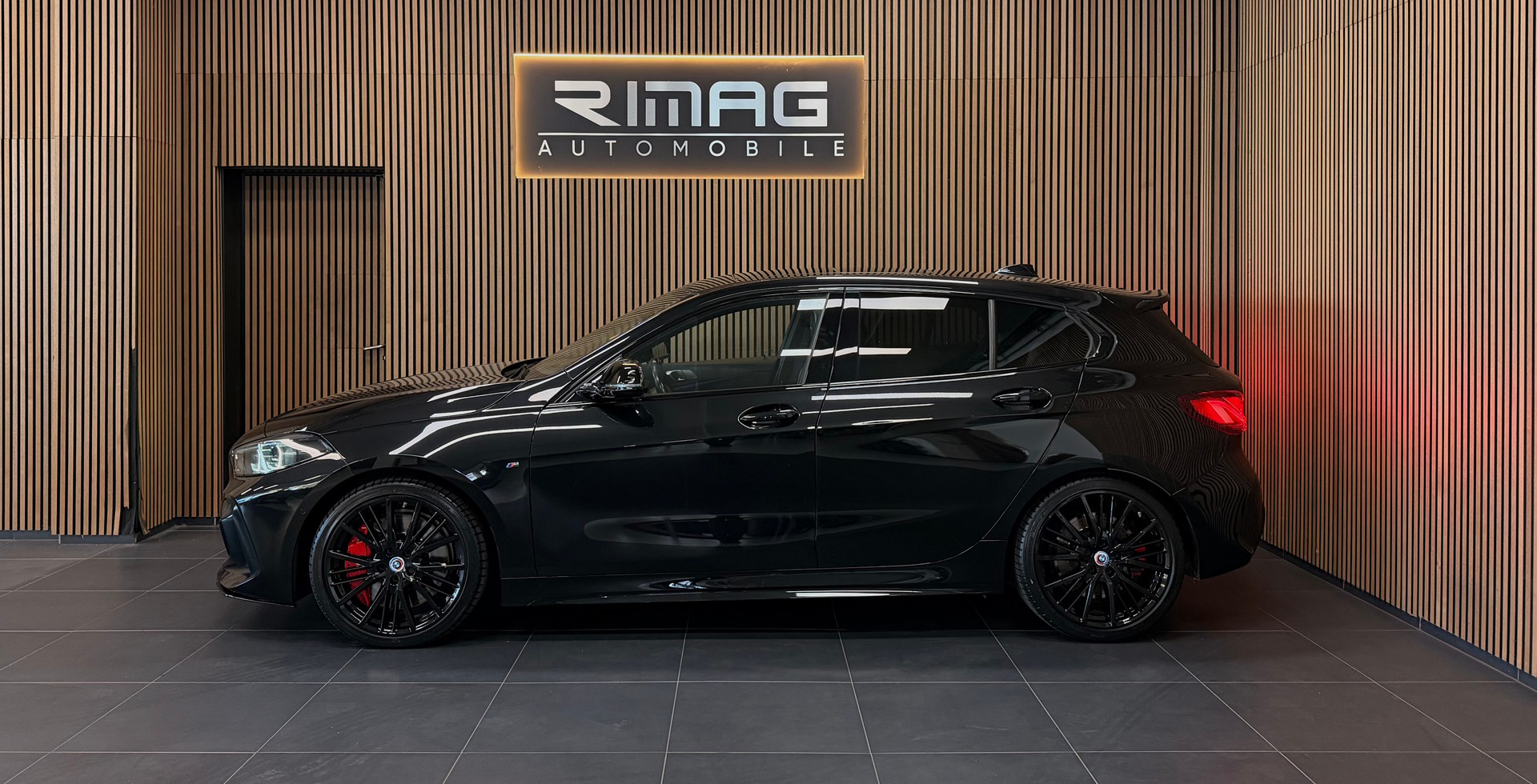 BMW M135i xDrive M Sport Pro Steptronic | Vollausstattung | Frisch ab Service | Frisch ab MFK | CarVertical | Garantie-image-4