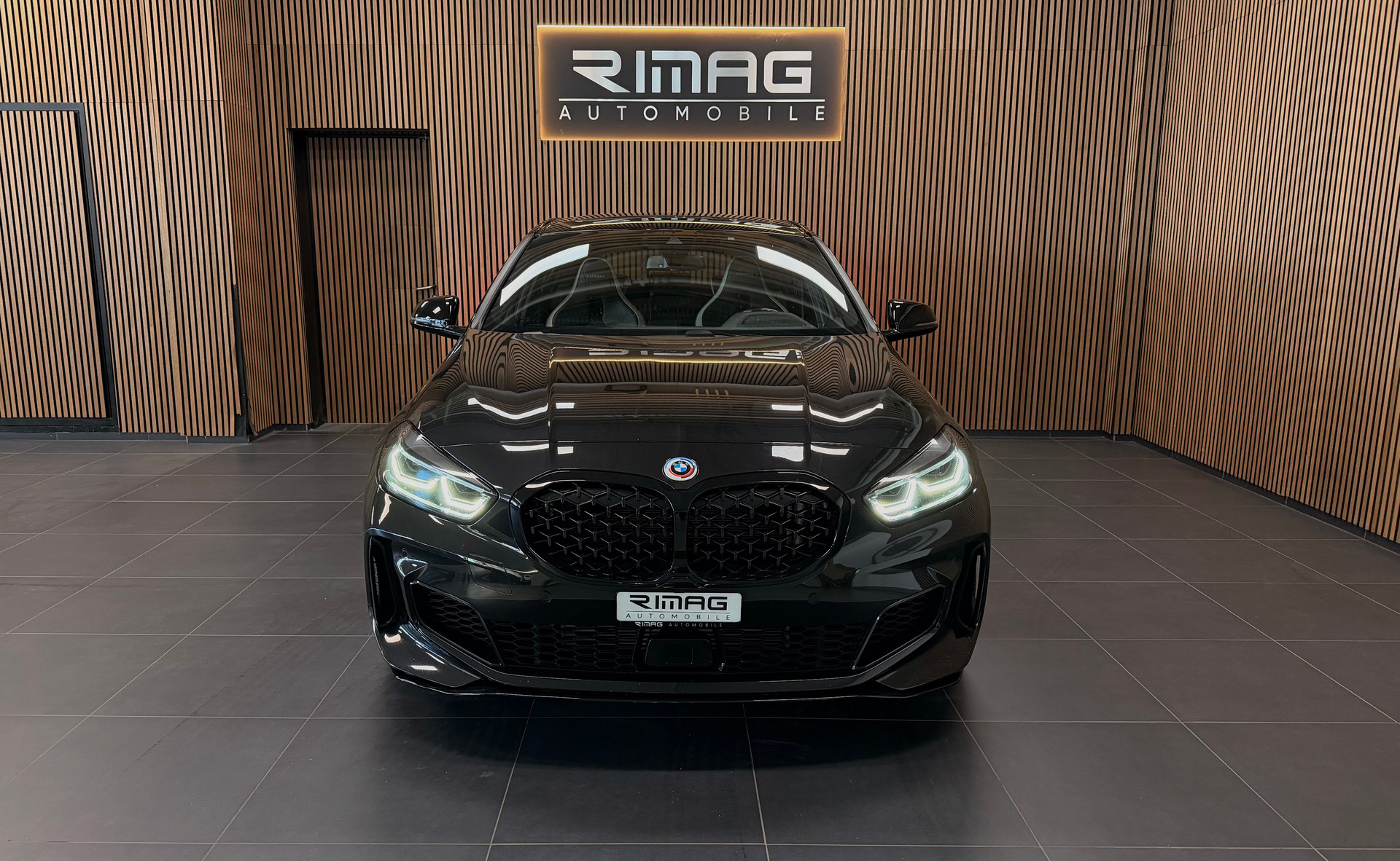BMW M135i xDrive M Sport Pro Steptronic | Vollausstattung | Frisch ab Service | Frisch ab MFK | CarVertical | Garantie-image-1
