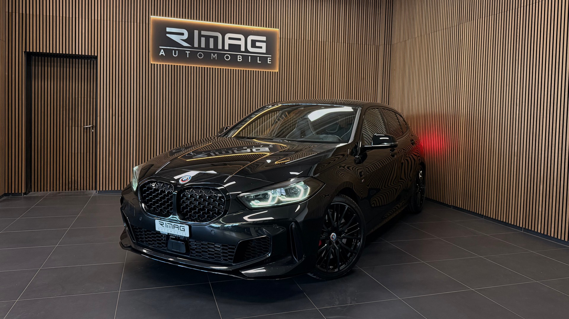 BMW M135i xDrive M Sport Pro Steptronic | Vollausstattung | Frisch ab Service | Frisch ab MFK | CarVertical | Garantie-image-0