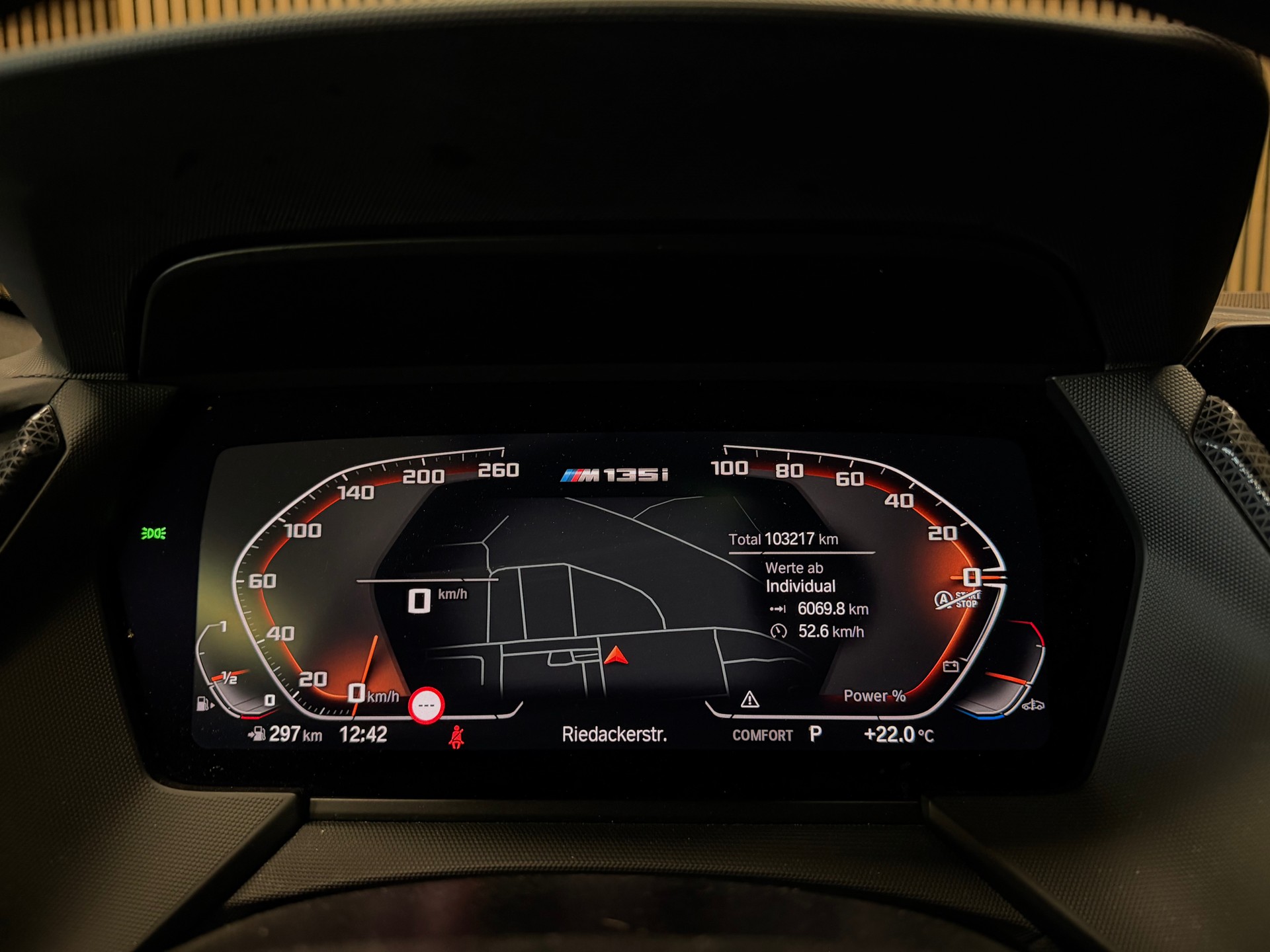 BMW M135i xDrive M Sport Pro Steptronic | Vollausstattung | Frisch ab Service | Frisch ab MFK | CarVertical | Garantie-image-15
