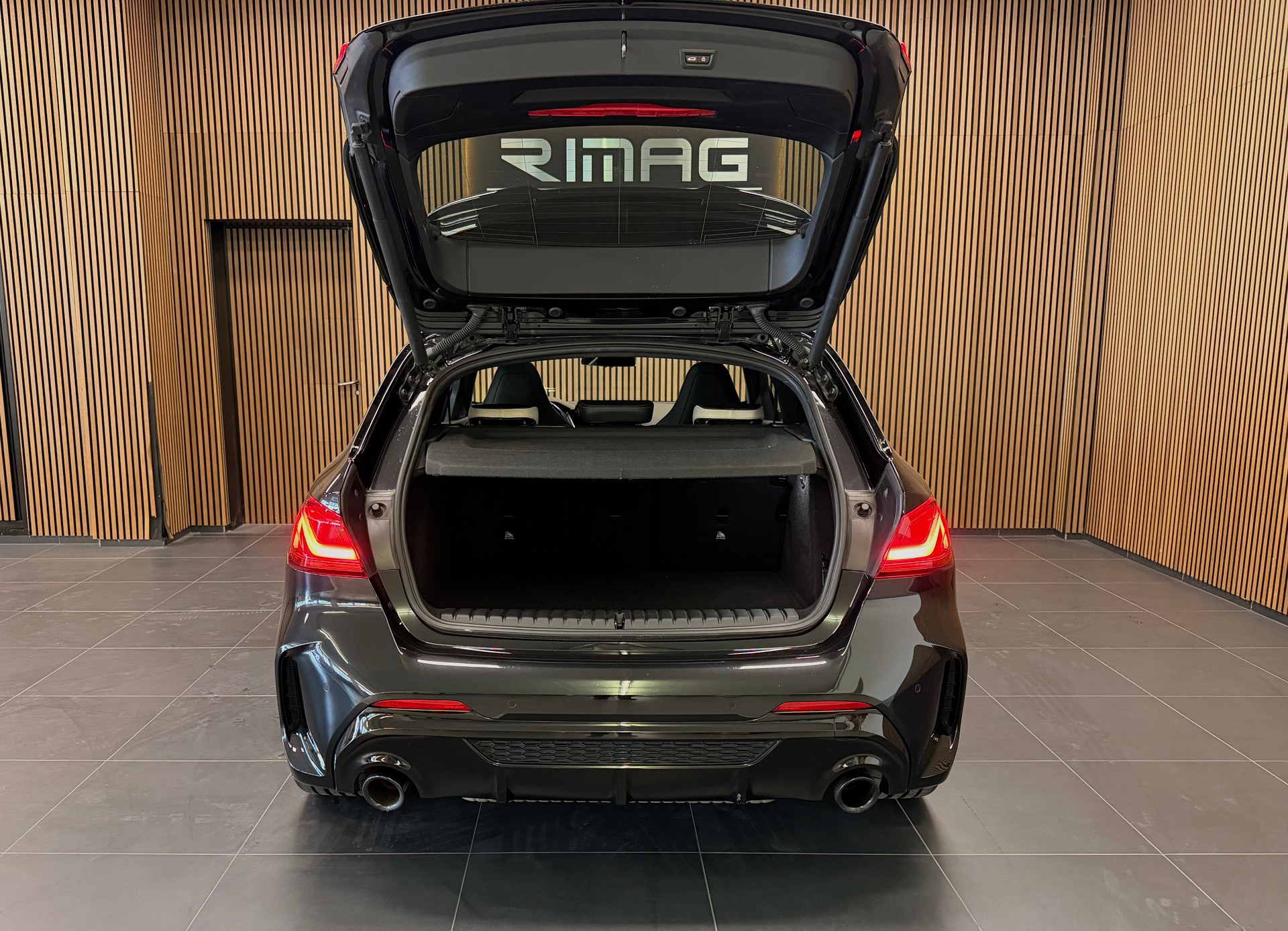 BMW M135i xDrive M Sport Pro Steptronic | Vollausstattung | Frisch ab Service | Frisch ab MFK | CarVertical | Garantie-image-8