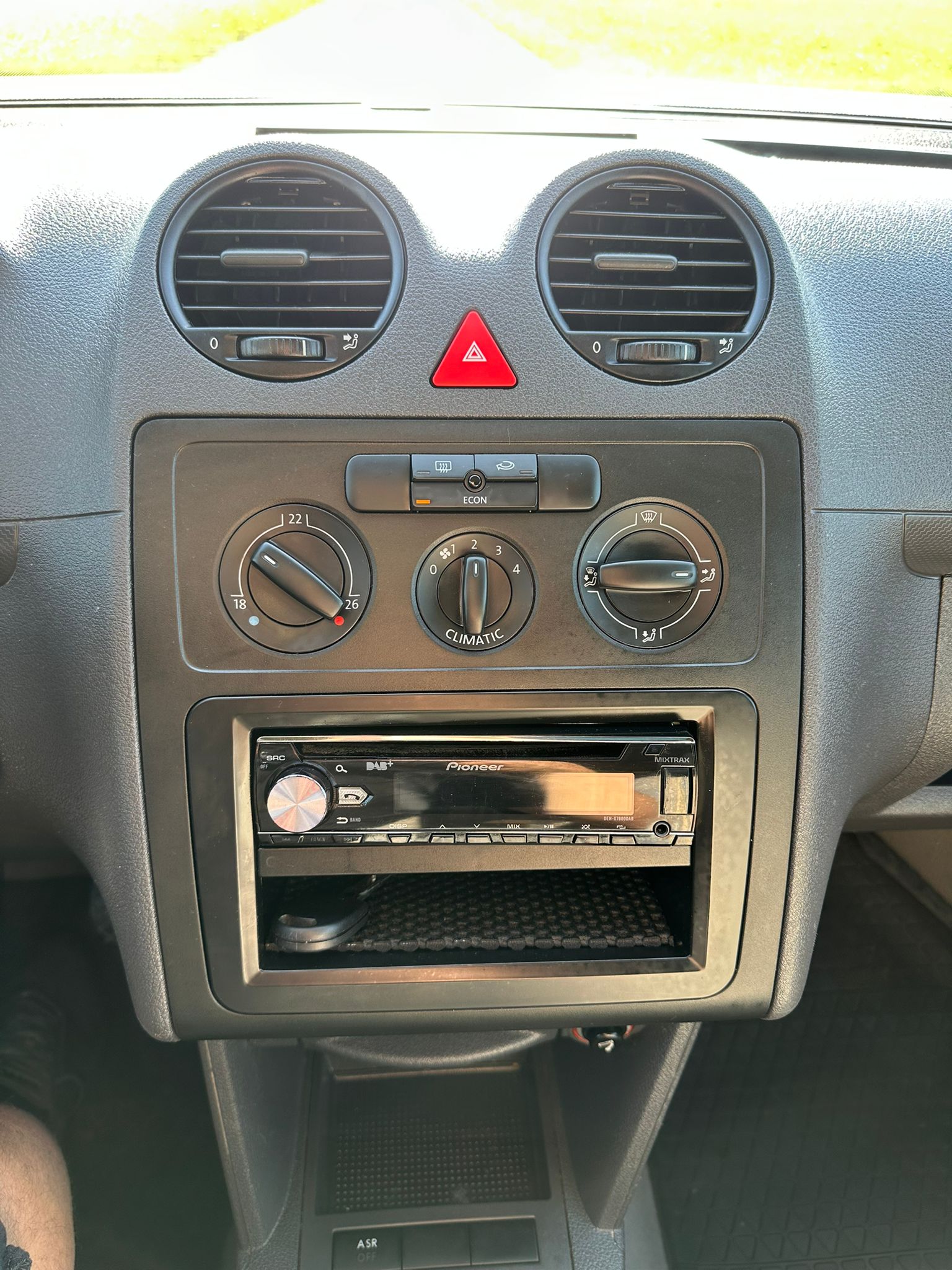 VW Caddy Life 1.9TDI PD-image-17