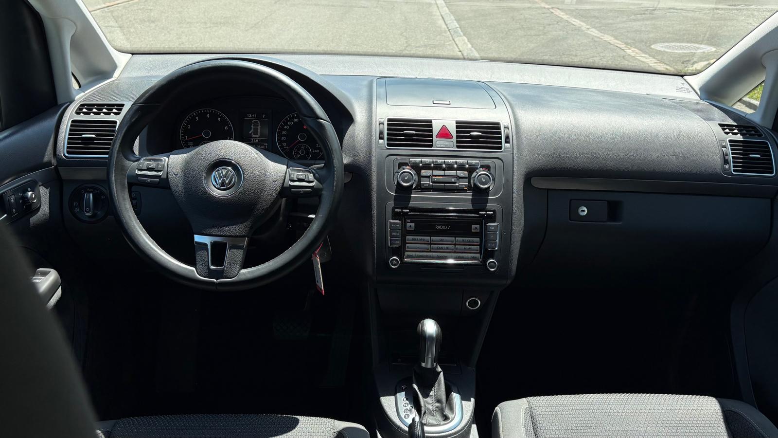 VW Touran 1.4 TSI Trendline DSG-image-9